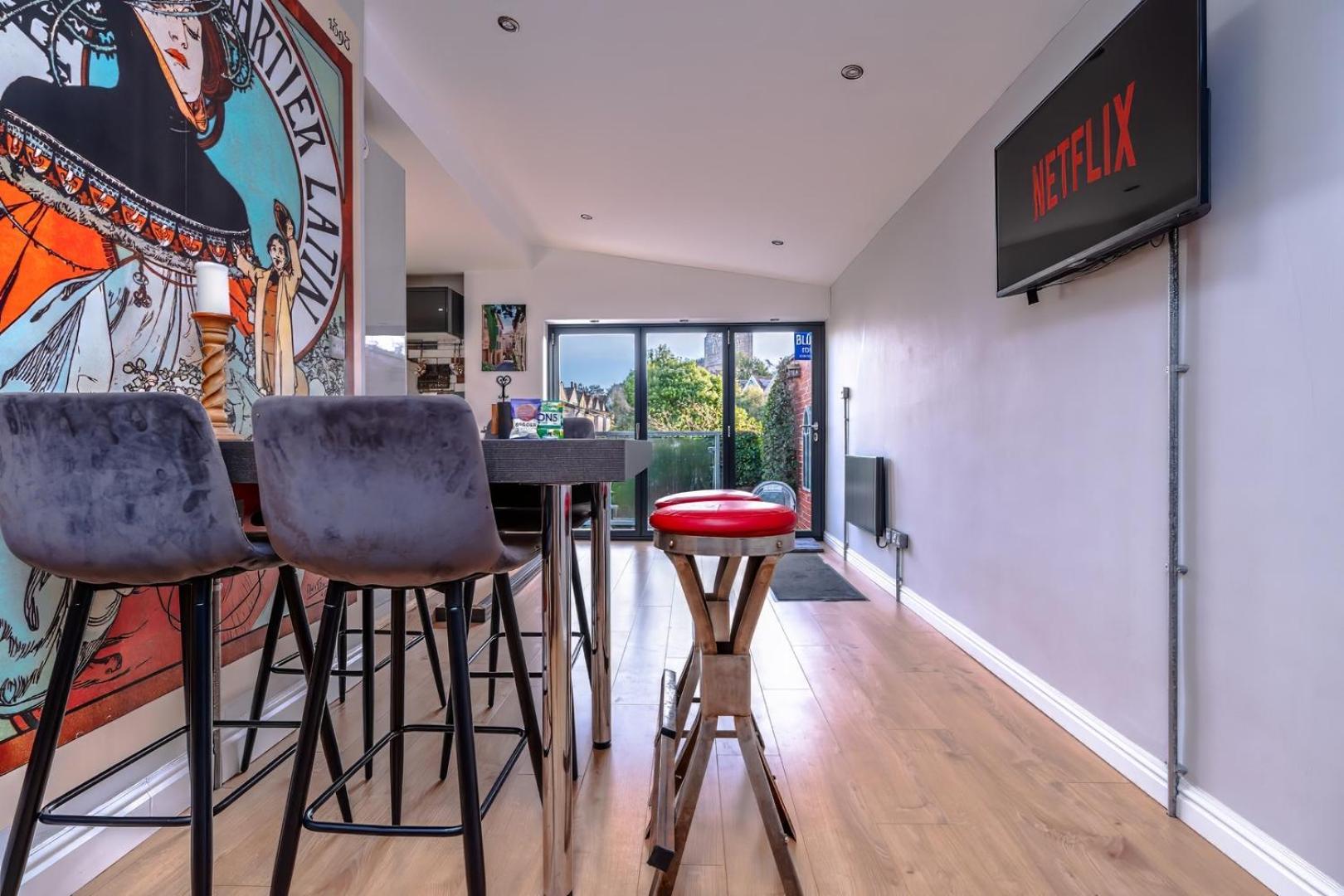 Garden Flat with Private Sauna and Wood Burner