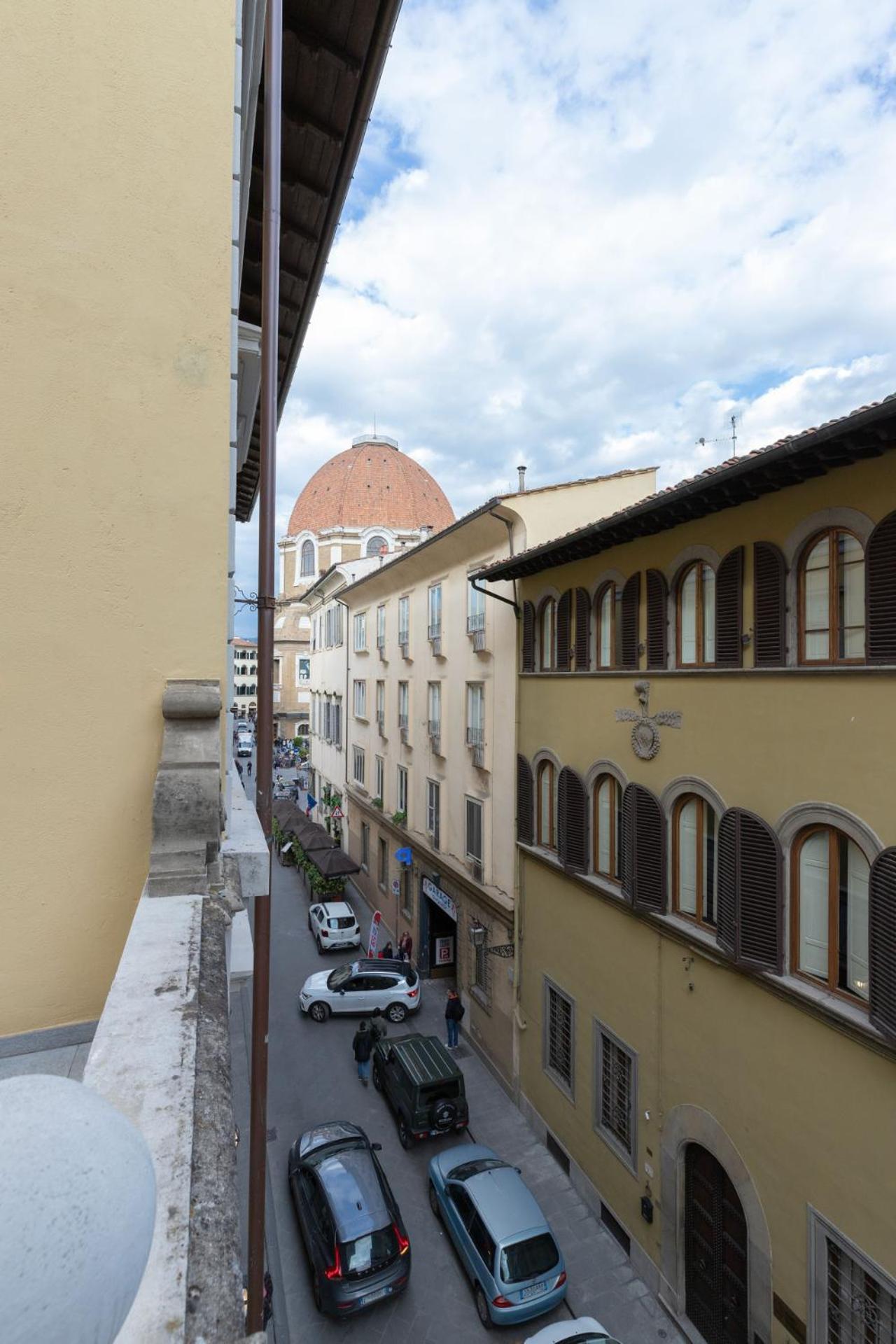 Florence Design apartment with large terrace
