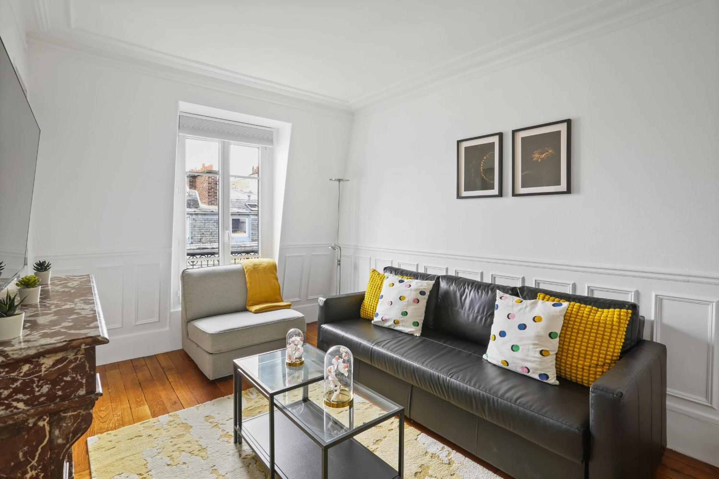 Arc de Triomphe - Lauriston 1bdr by B'Your Home