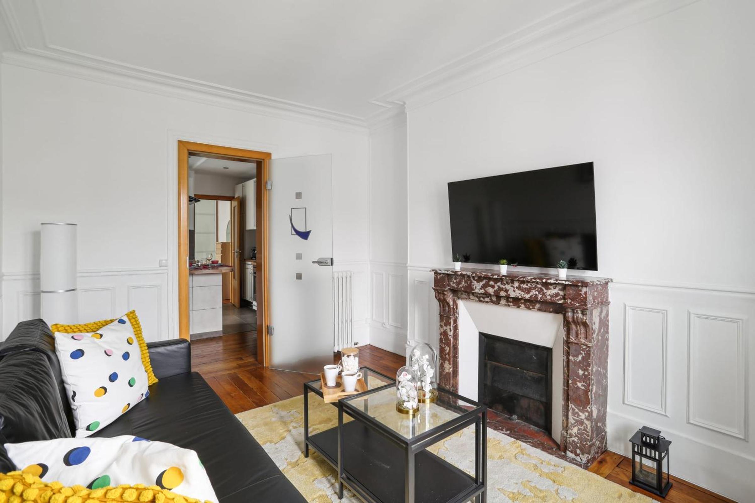 Arc de Triomphe - Lauriston 1bdr by B'Your Home