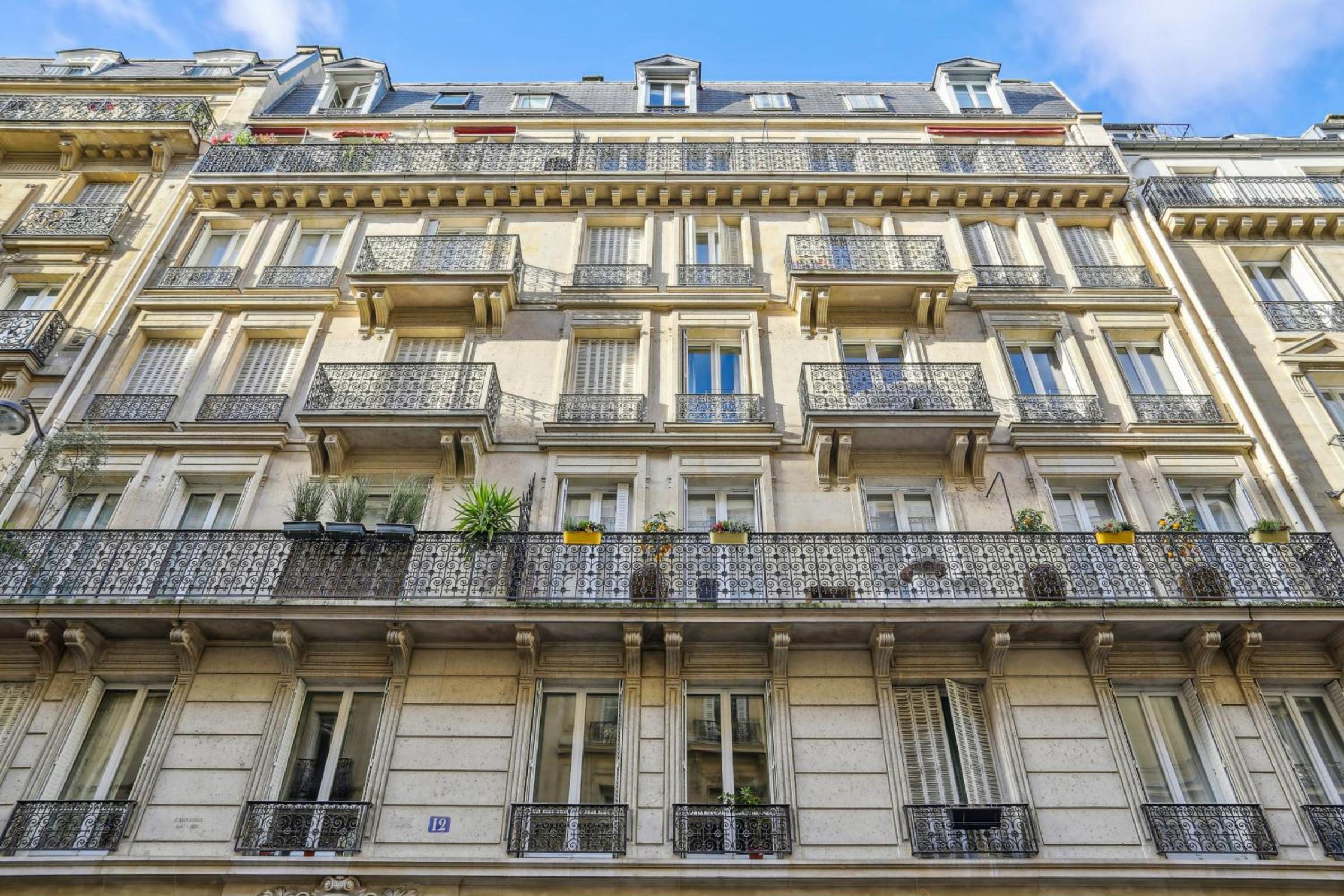 Arc de Triomphe - Lauriston 1bdr by B'Your Home