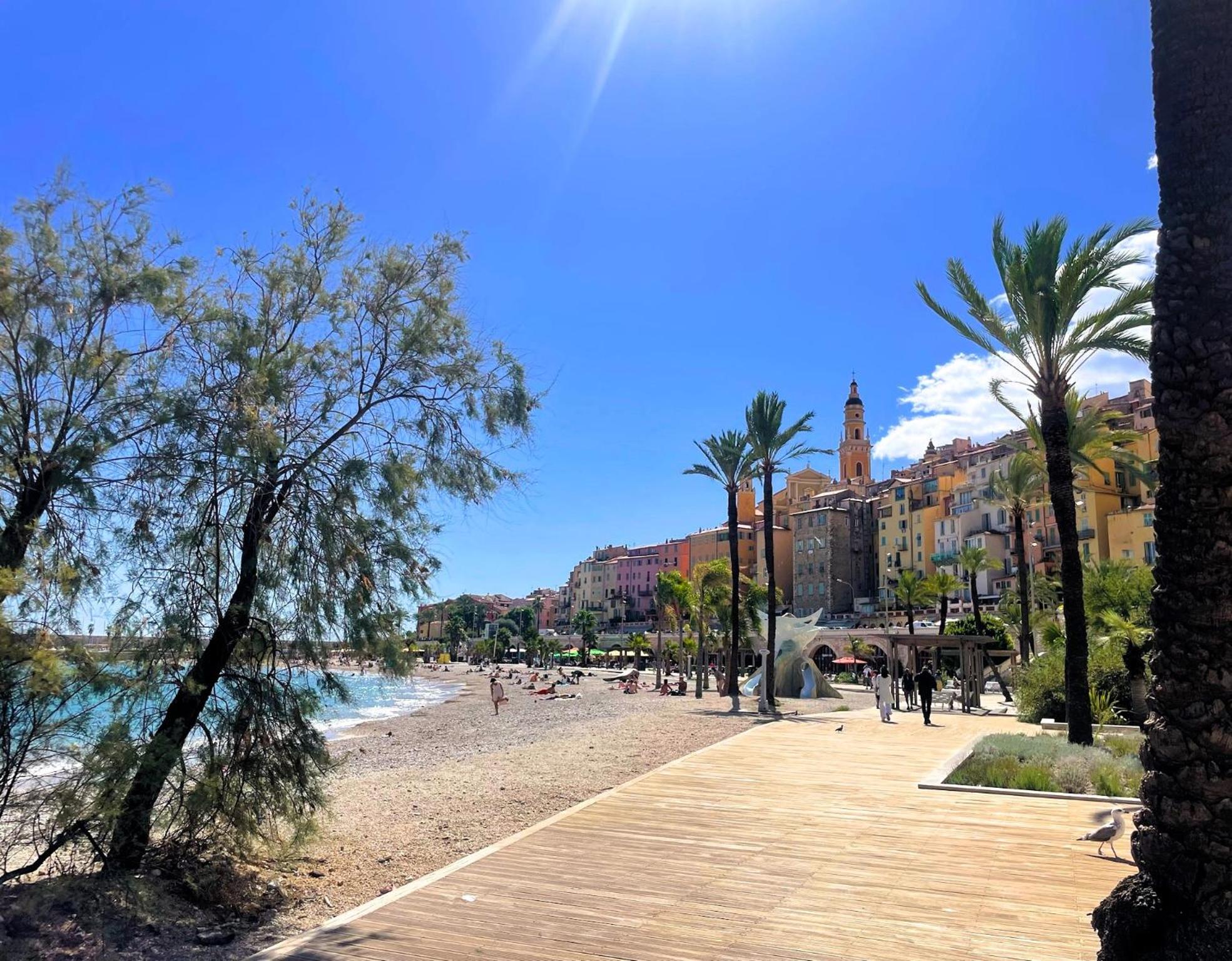 Studio Menton vue mer proche plage et gare
