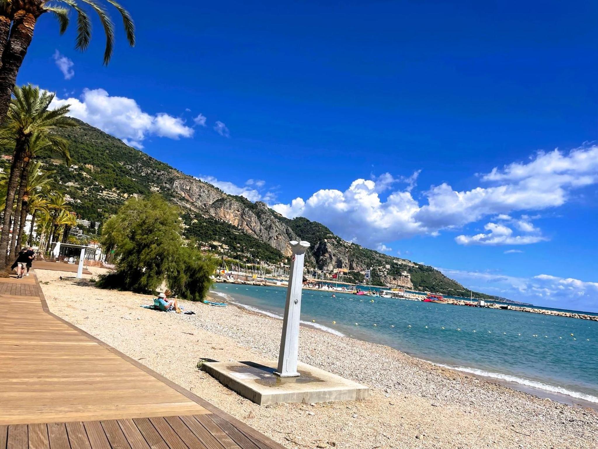 Studio Menton vue mer proche plage et gare
