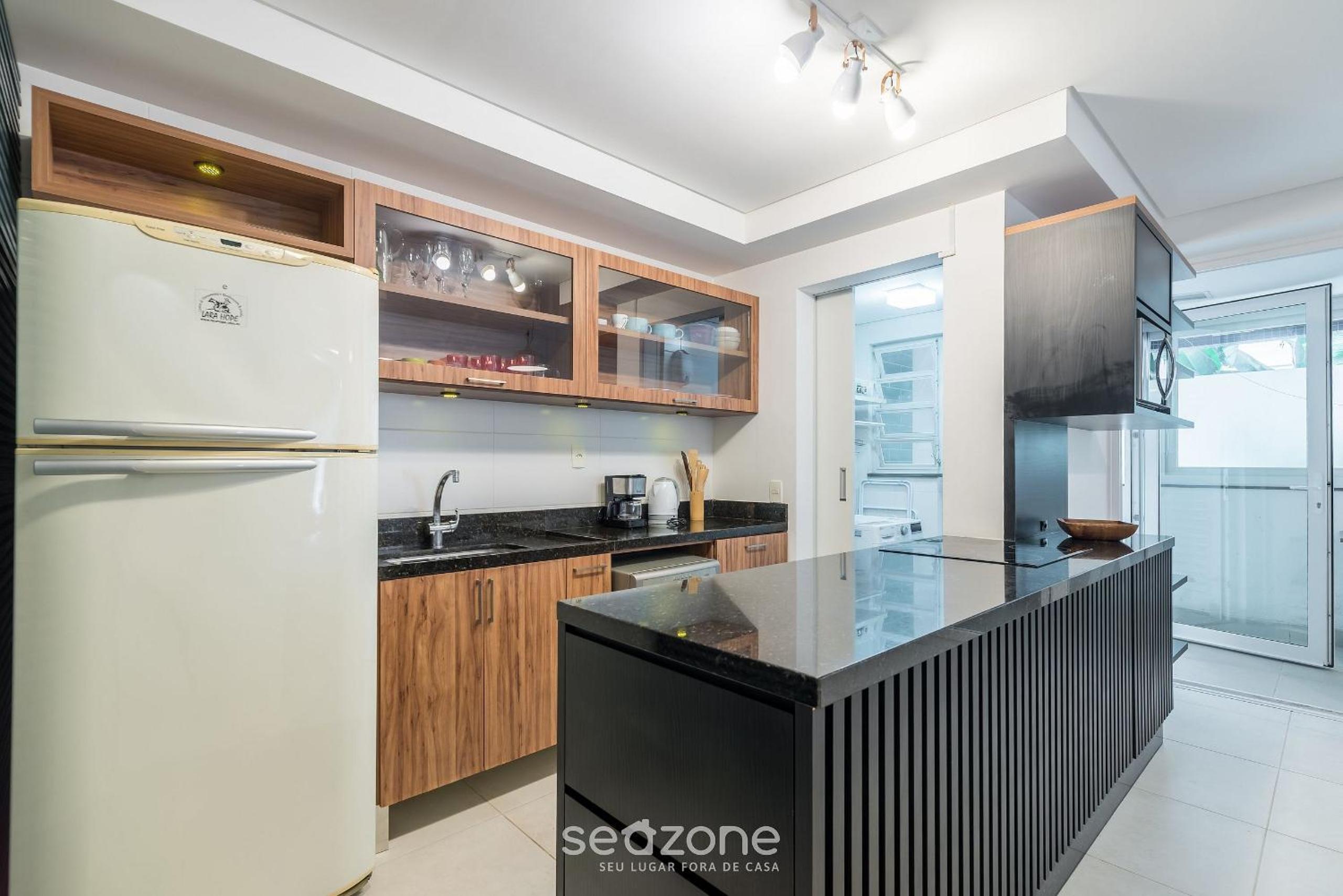 Beautiful Apart w/ Balcony 500m from Beach NNG0102