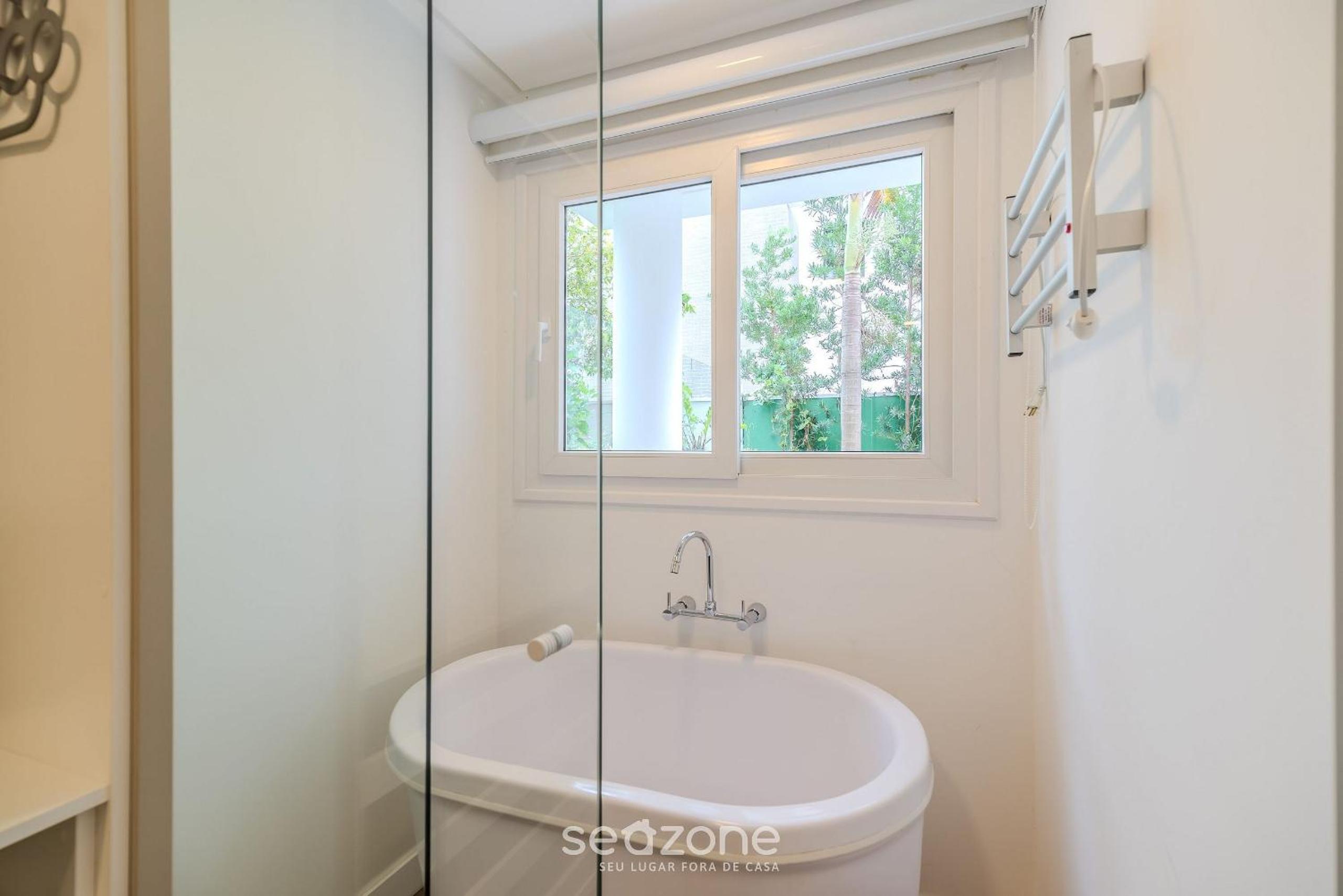Beautiful Apart w/ Balcony 500m from Beach NNG0102