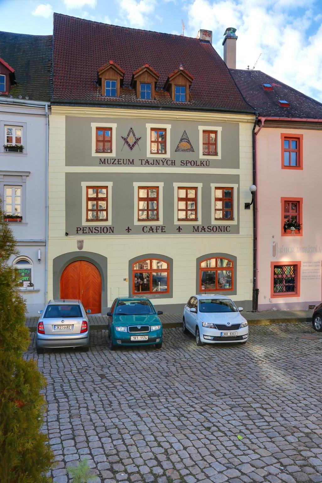 Pension Masonic House