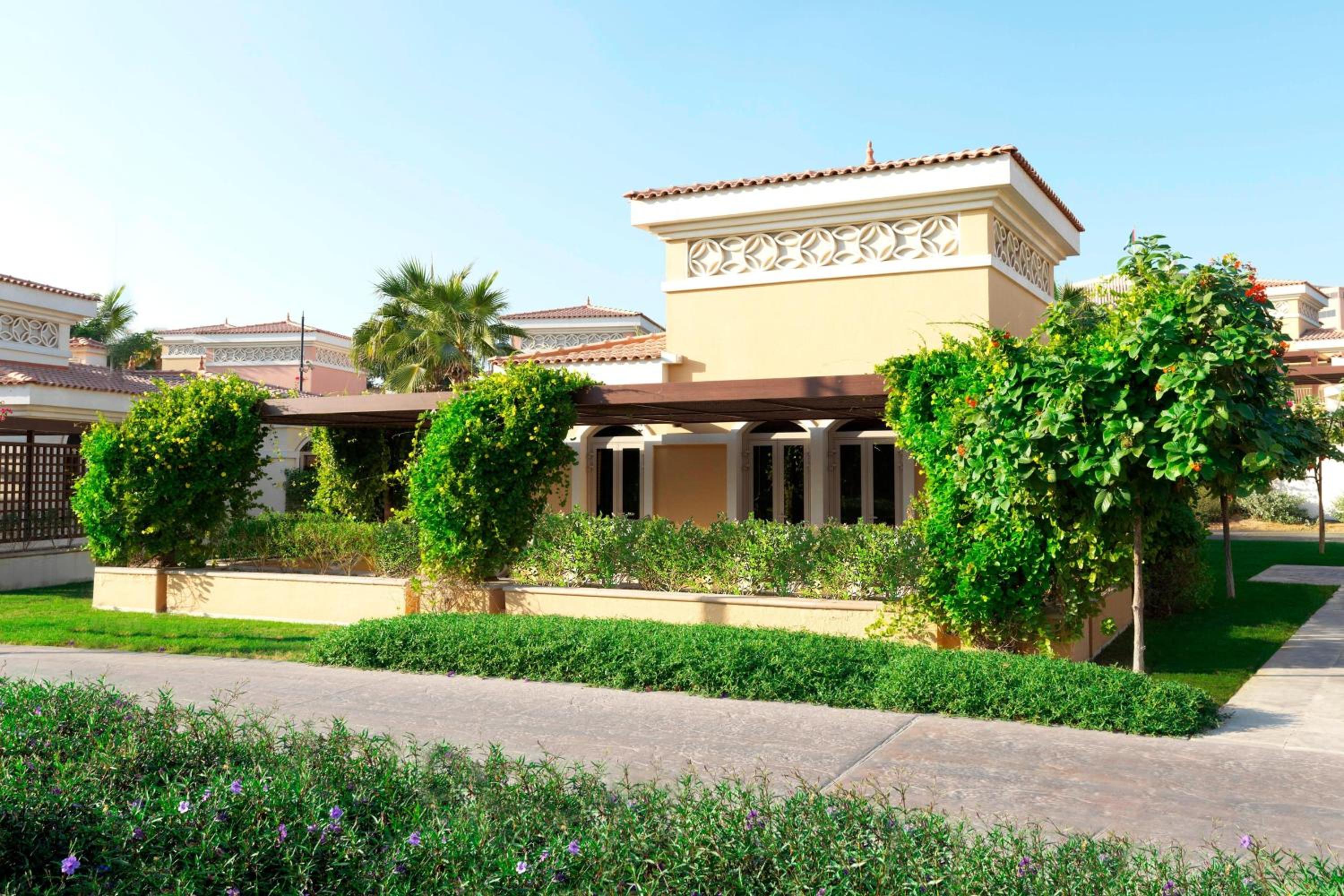 The Ritz-Carlton Abu Dhabi, Grand Canal