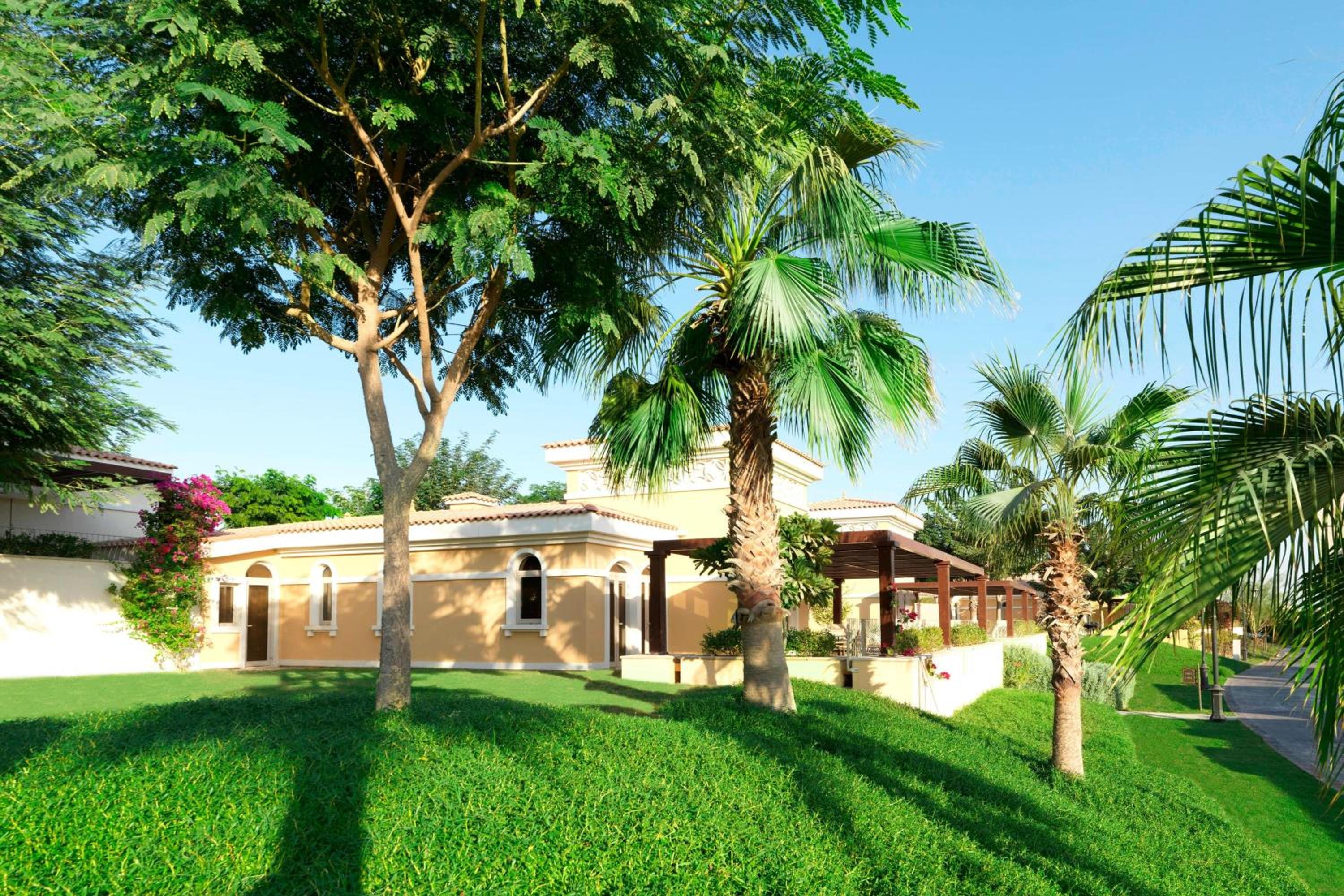 The Ritz-Carlton Abu Dhabi, Grand Canal
