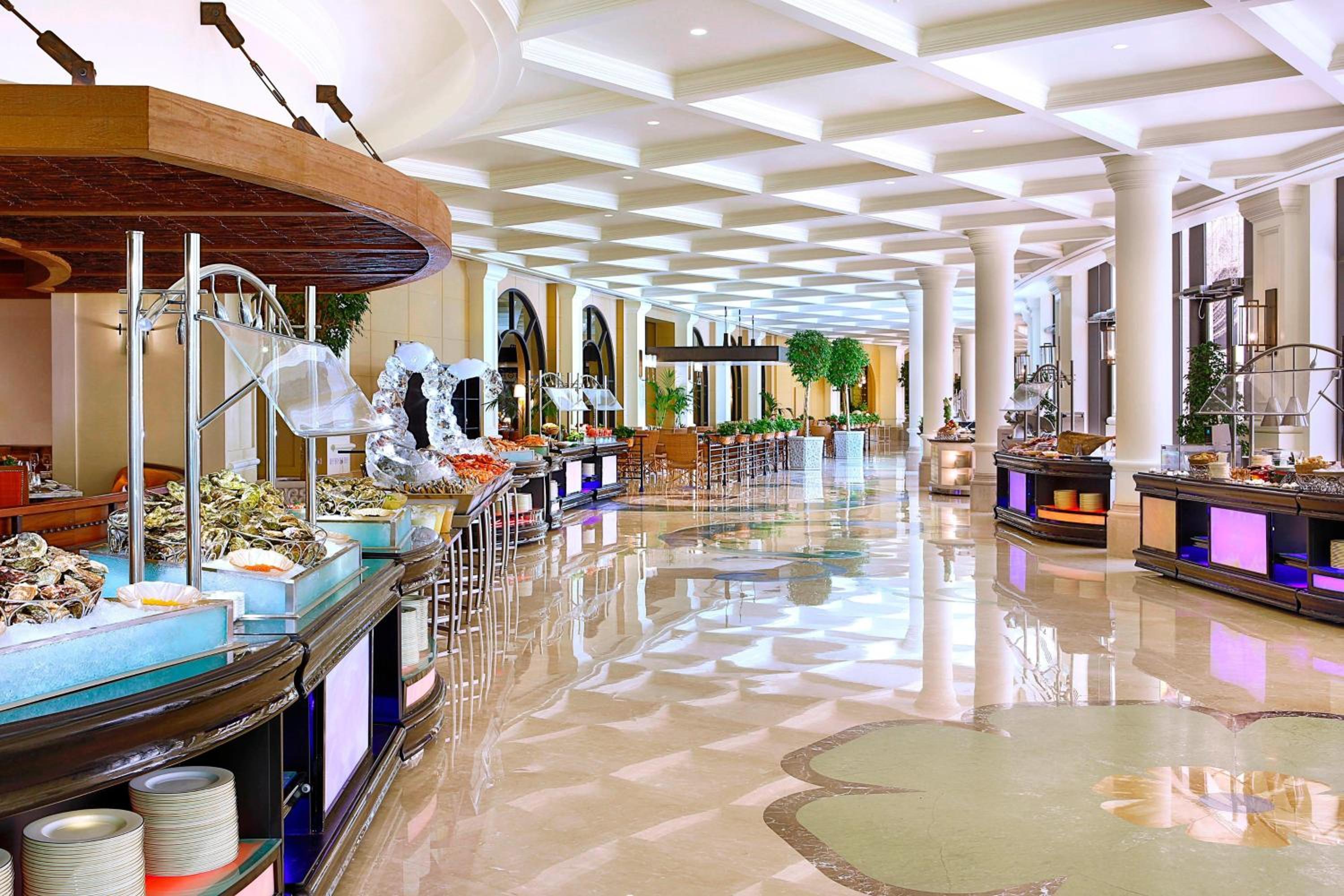 The Ritz-Carlton Abu Dhabi, Grand Canal
