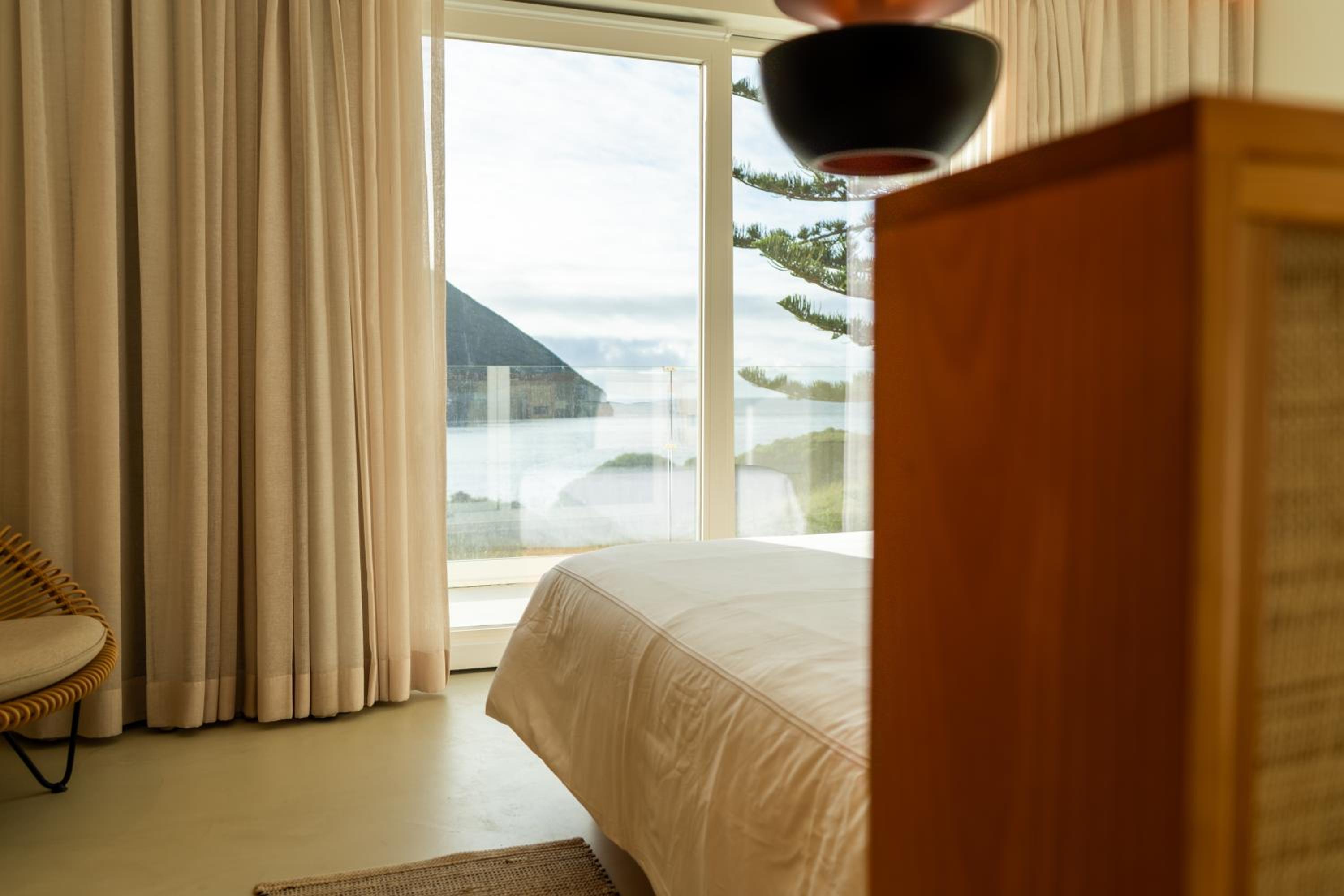 Silveira Bay Lounge Retreat