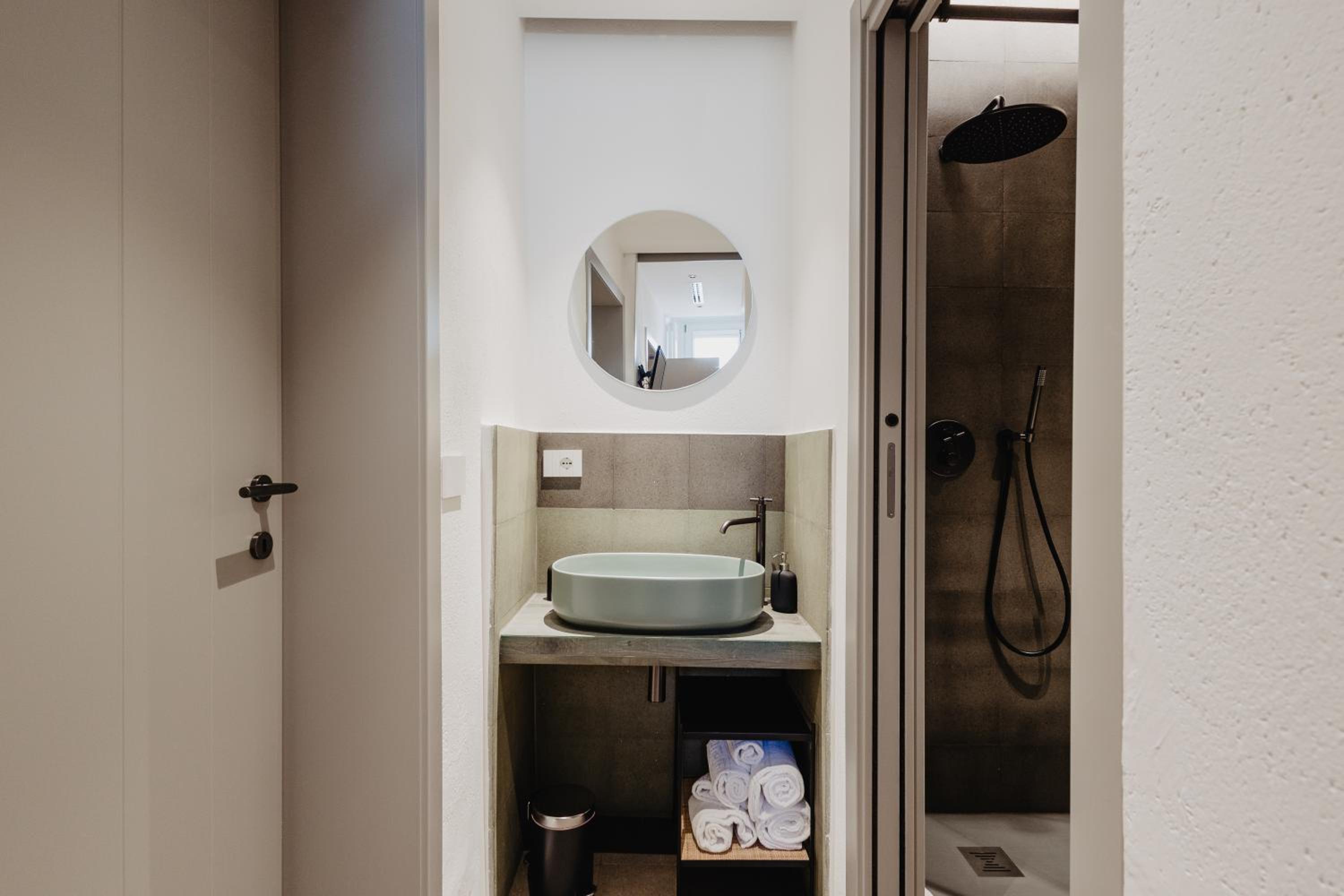 Monachile Apartments & Terrrace- Housea