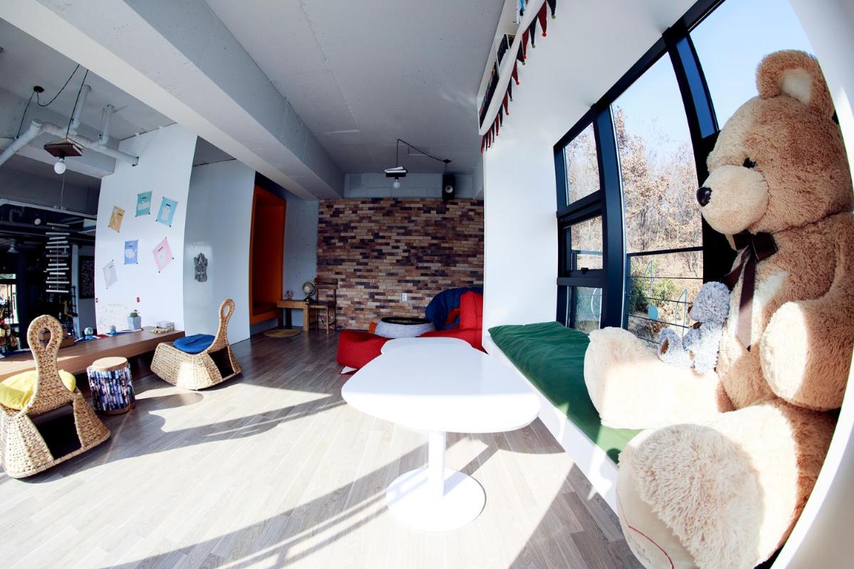 Andong Poong-gyung HOSTEL n LIBRARY