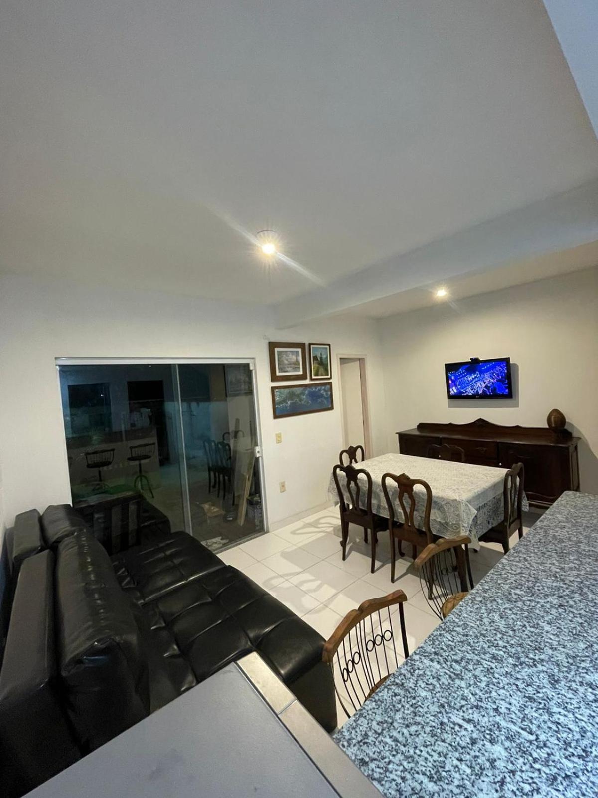 Casa com Ar Condicionado e Wifi 5G no Parque Mambucaba Na entrada do bairro