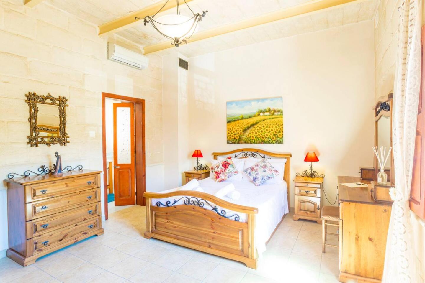 Mellieha Cosy House of Character by Homely