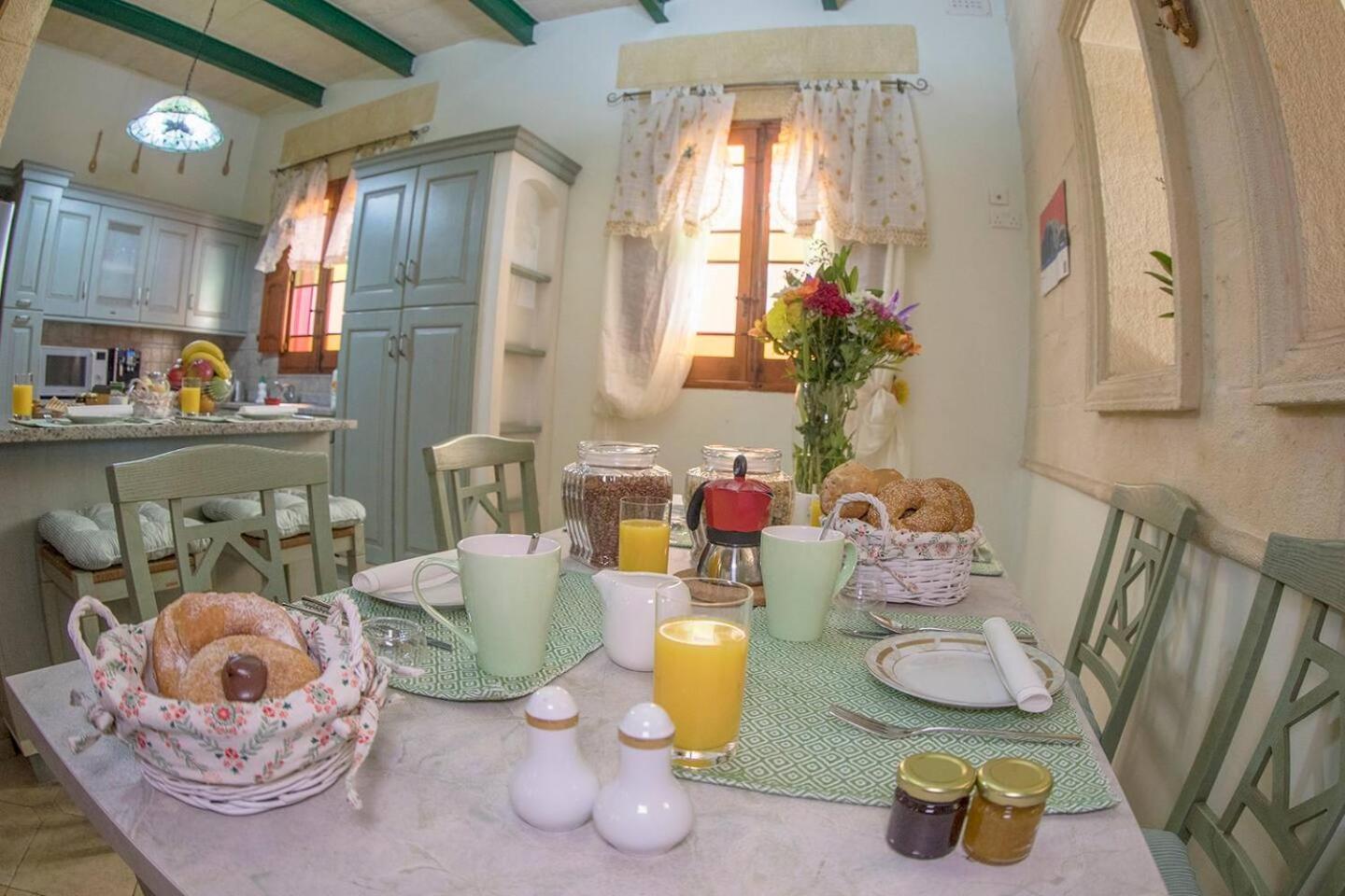 Mellieha Cosy House of Character by Homely