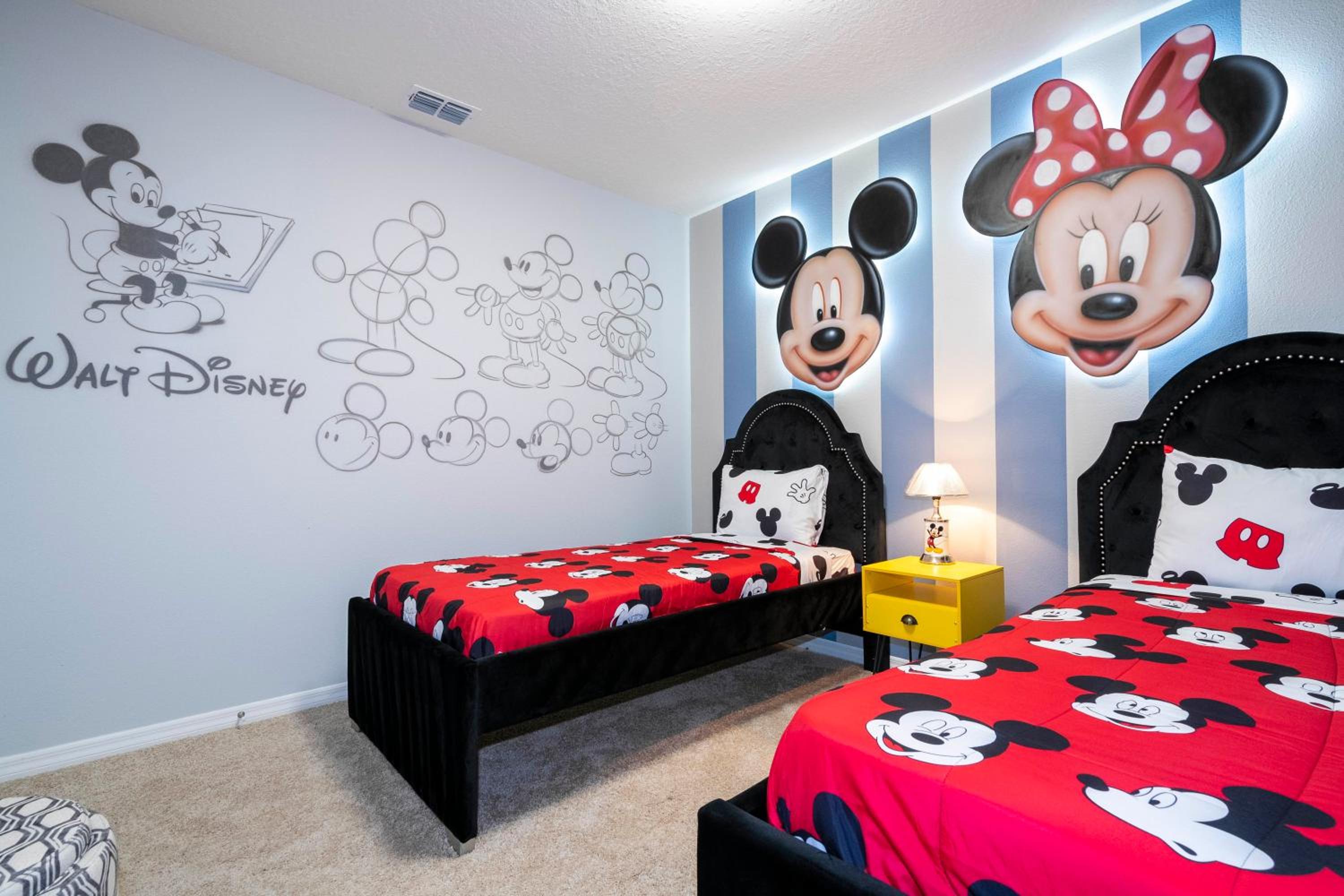 Stunning 5Bd w/ Pool Close to Disney @ Solterra 7829