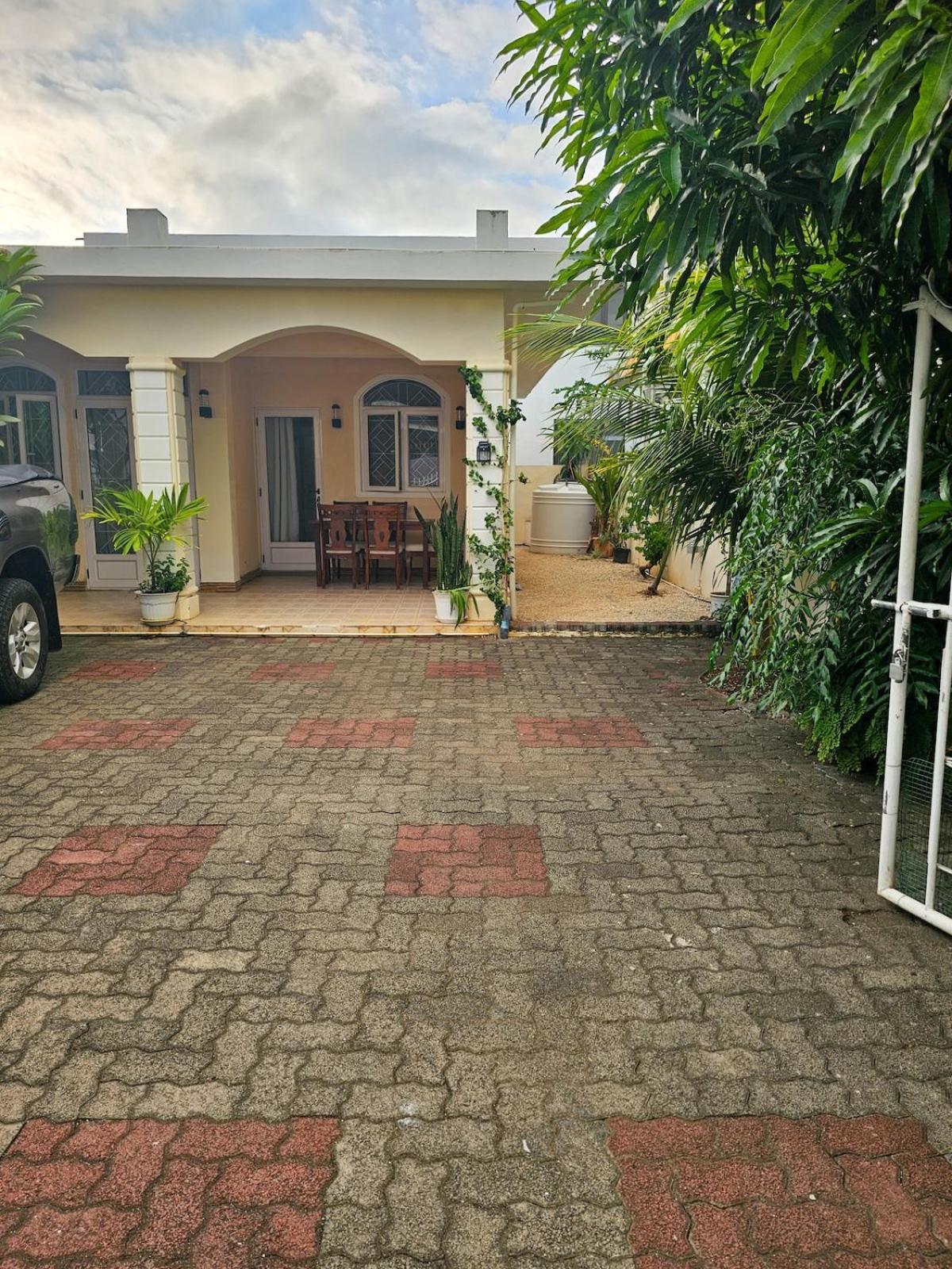 Serene Home in Flic en Flac with Garden & Parking