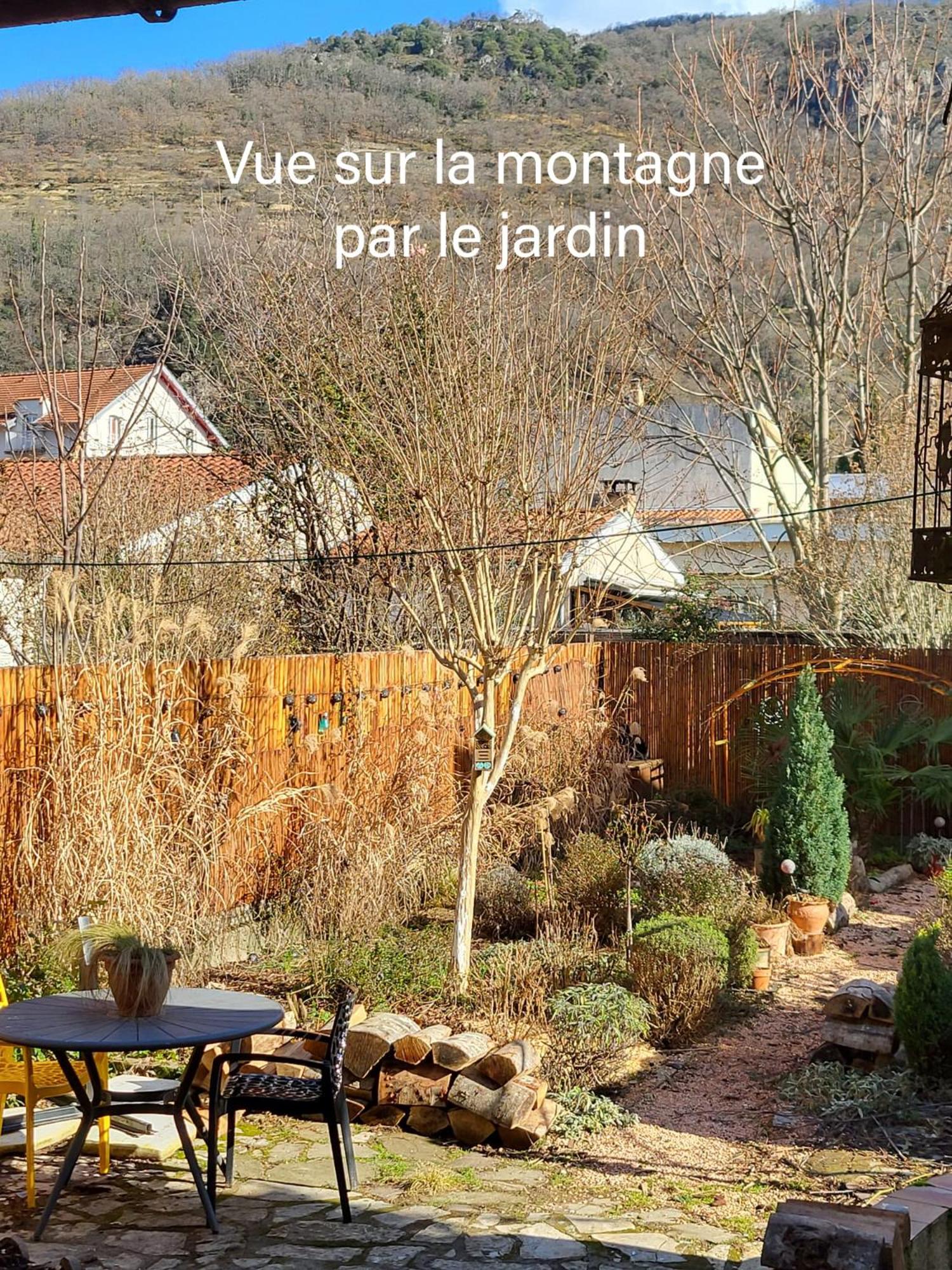La Note Verte - Parking gratuit devant l'entrée