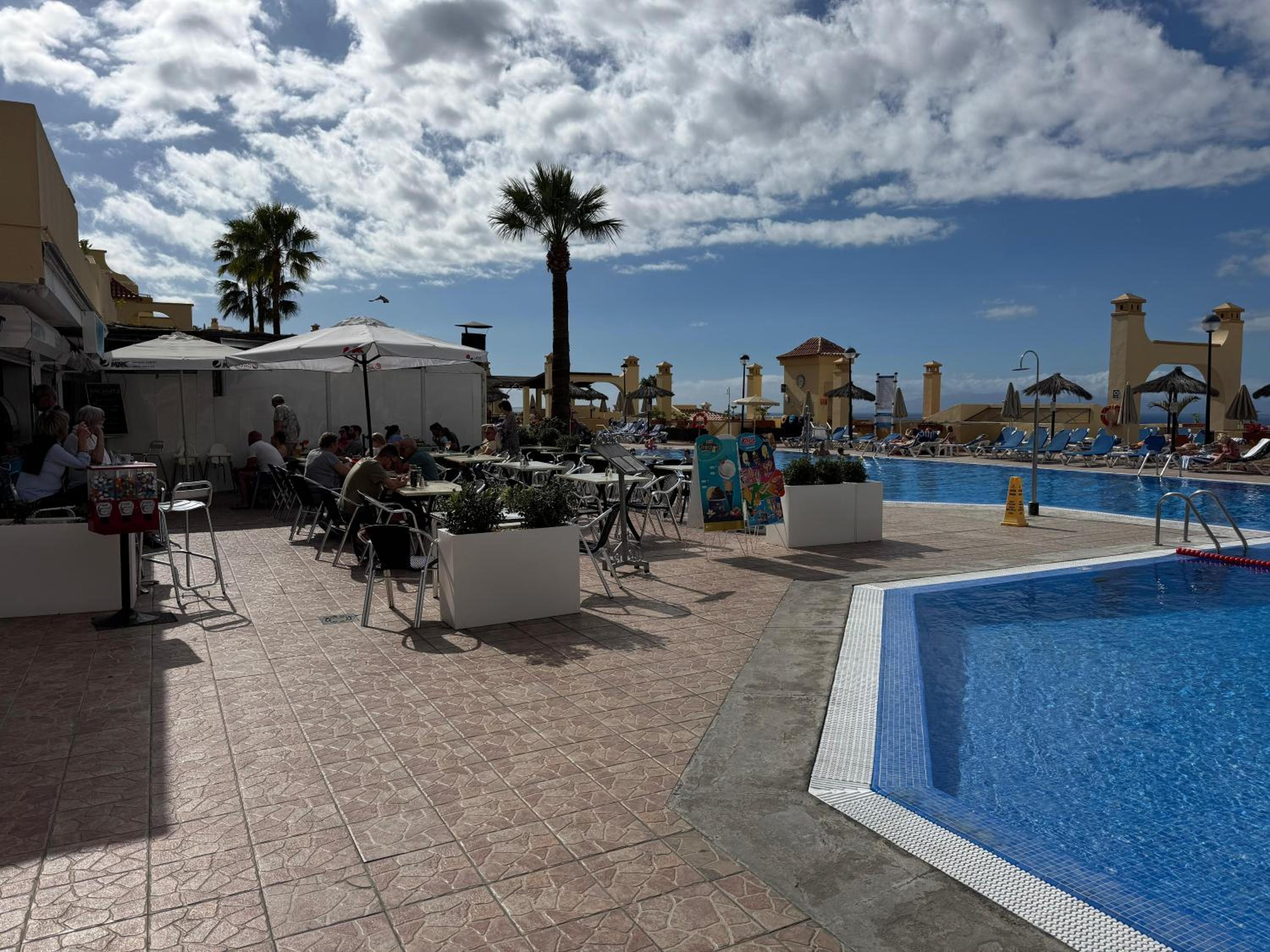 Torviscas Fantastic Apartment with Pool and Private Terrace