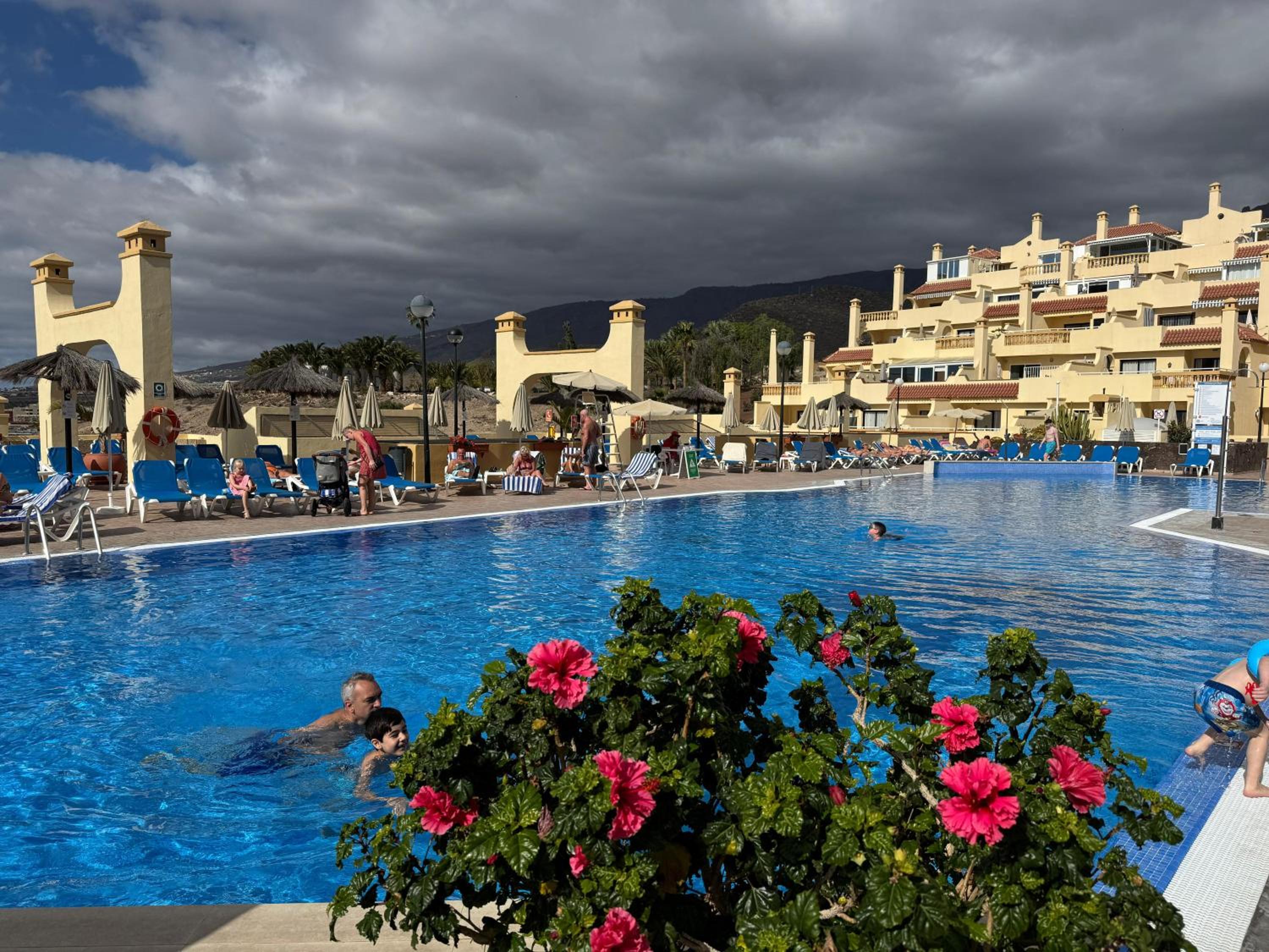 Torviscas Fantastic Apartment with Pool and Private Terrace