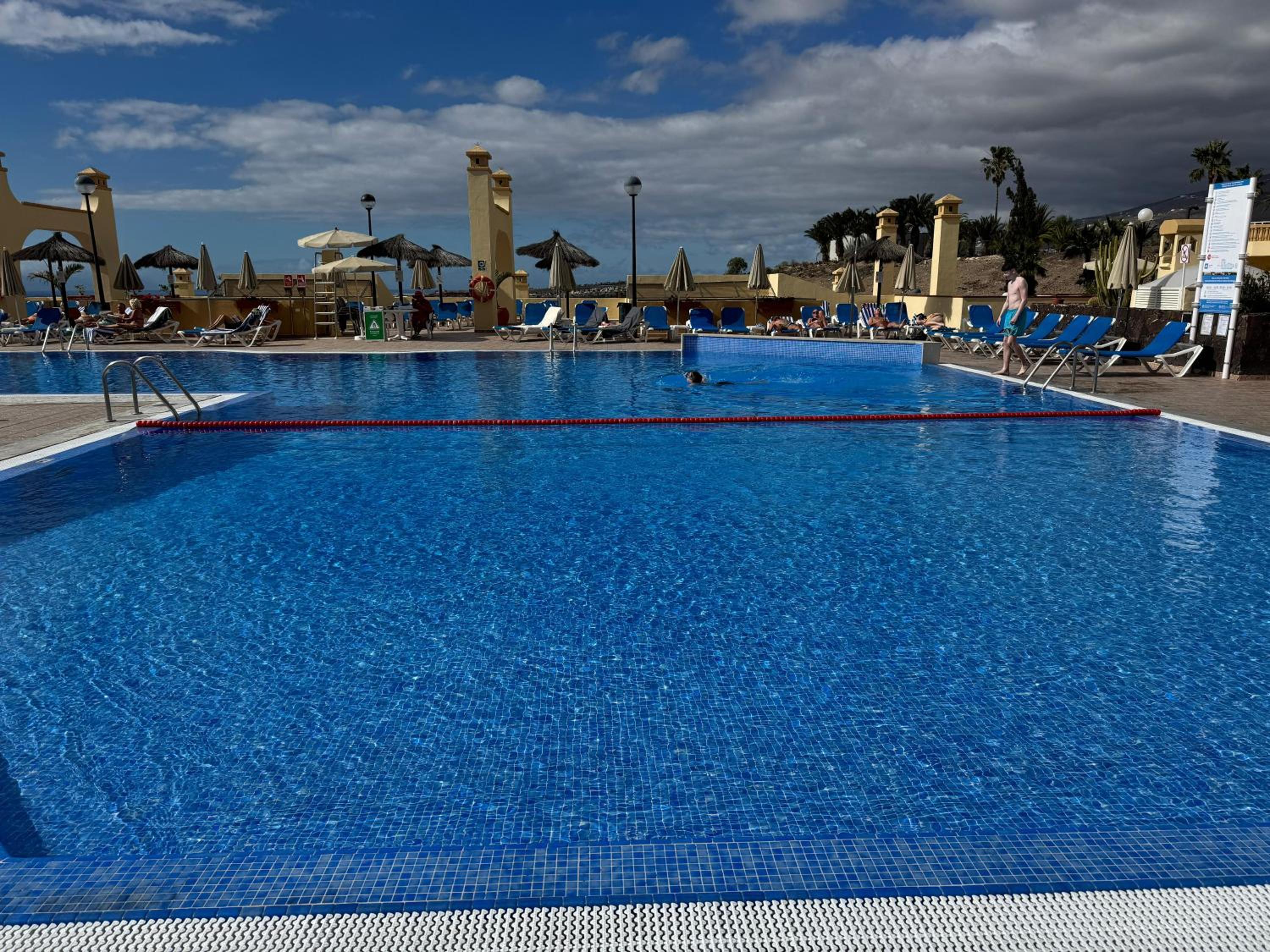 Torviscas Fantastic Apartment with Pool and Private Terrace