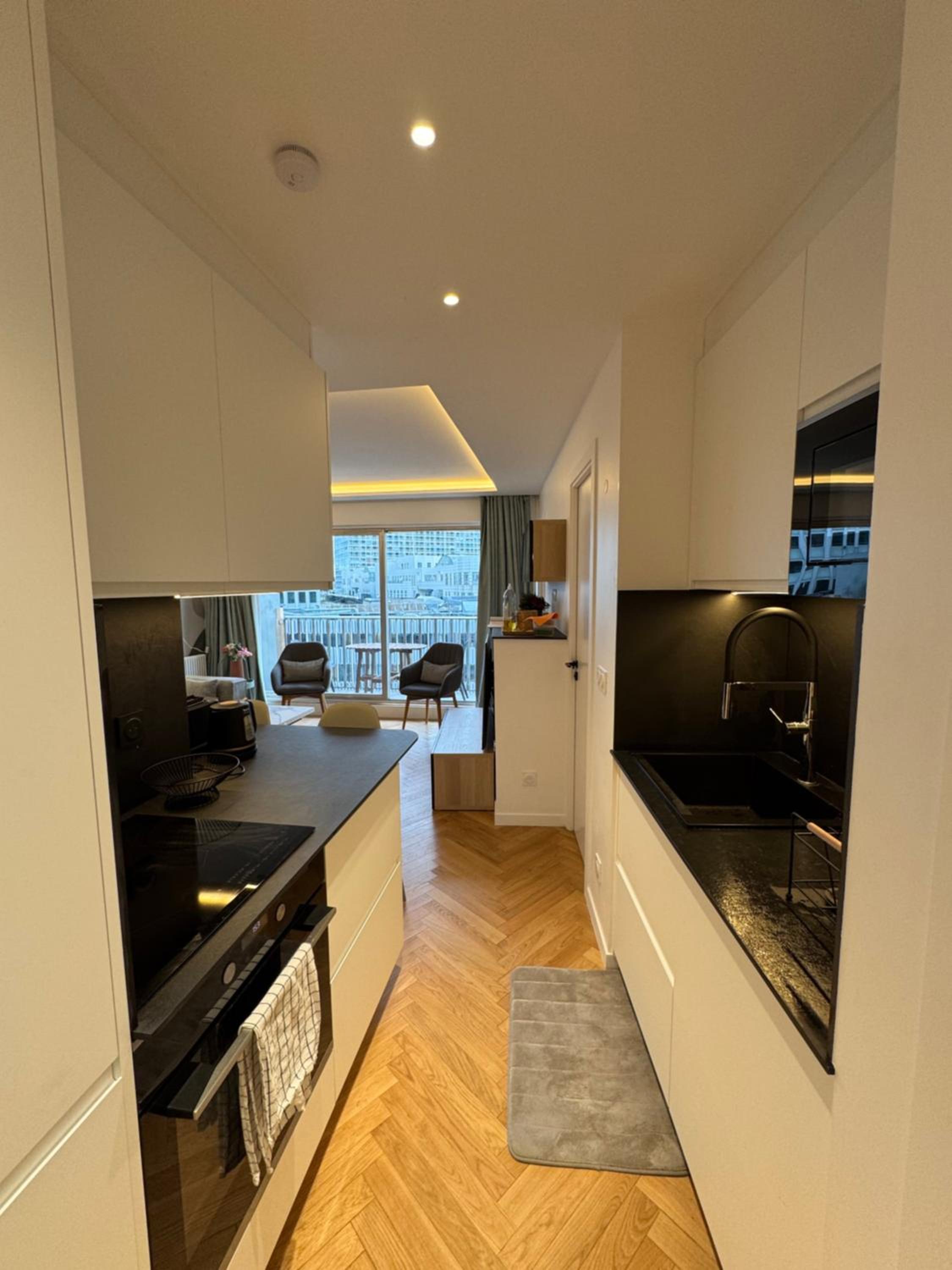 2 bedroom apartment renovated in the heart of Paris