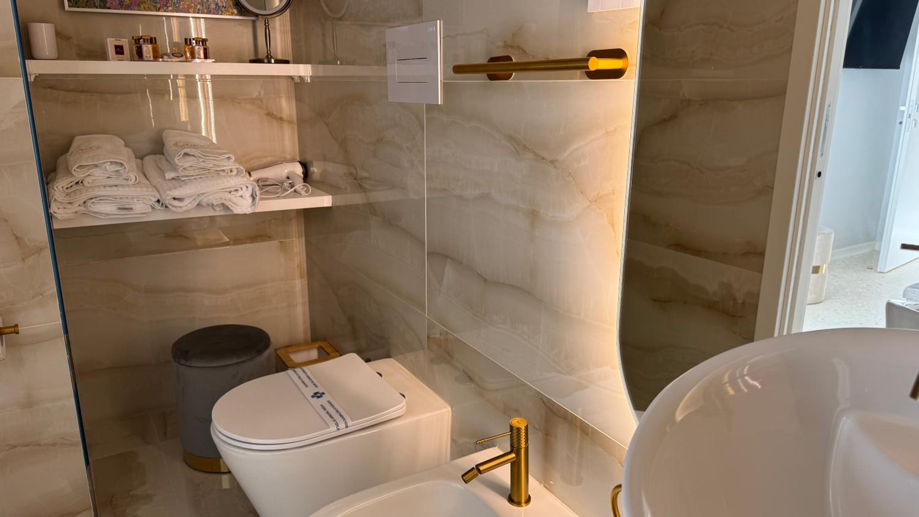 AC GOLD B&B Boutique Rooms & Suite