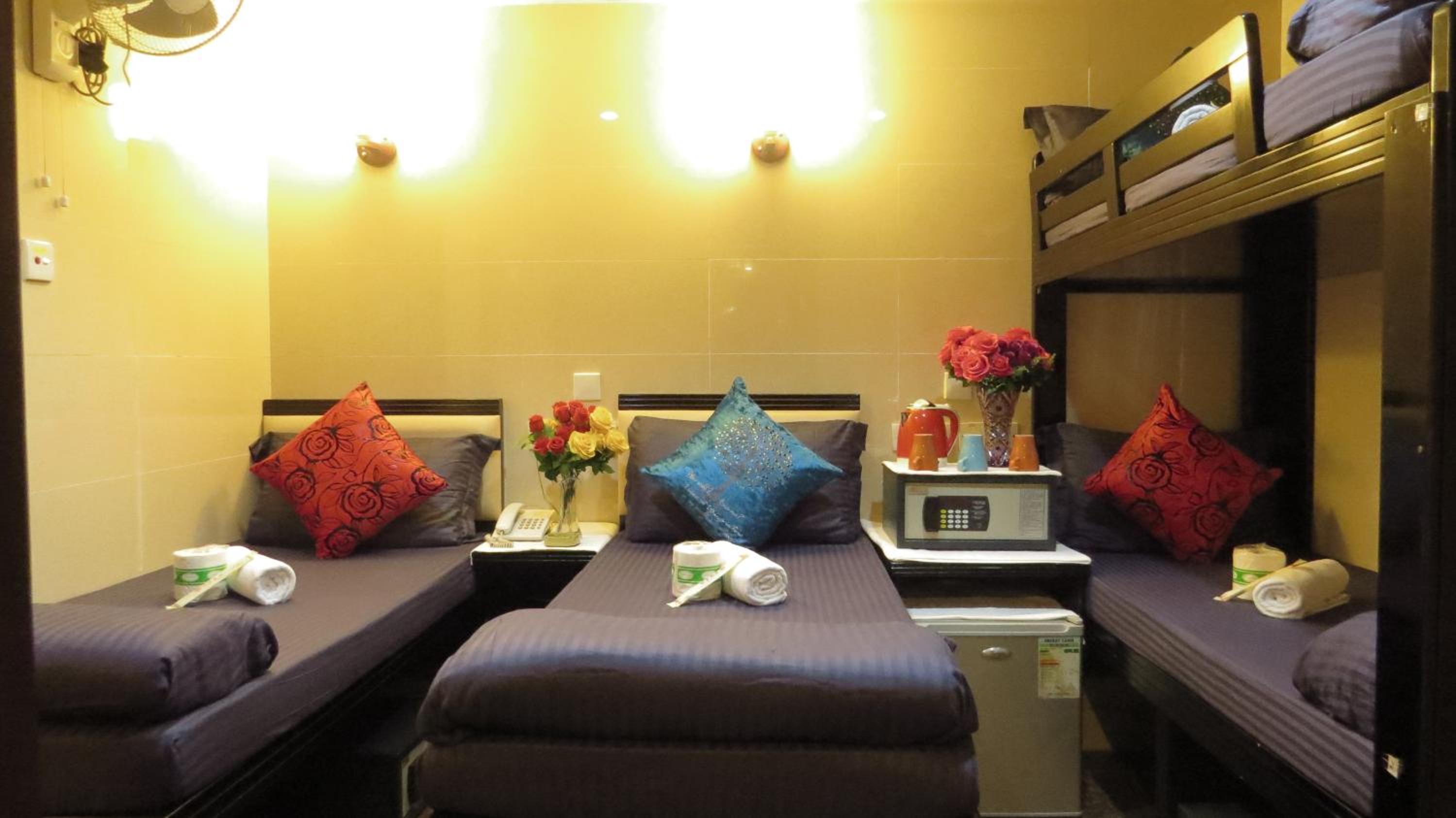 Day and Night Hostel Block D 10th floor 24 HOUR RECEPTION
