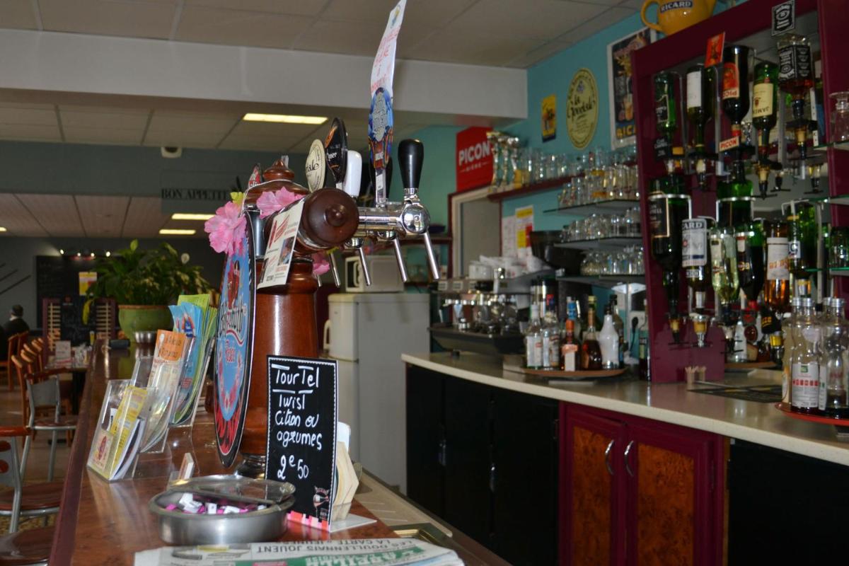 Le Relais De Risquetout en Hem-Hardinval — bar