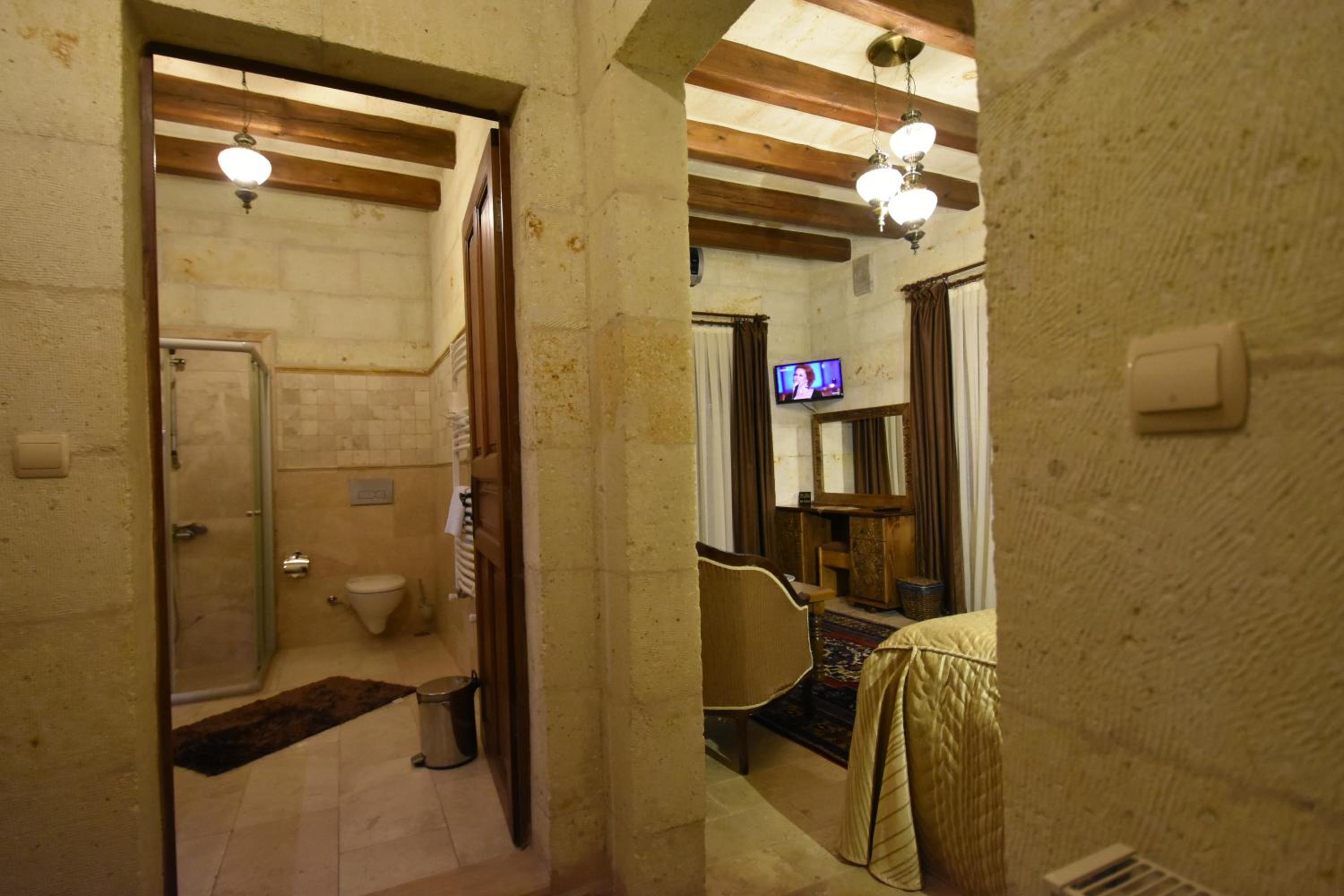 Harman Cave Hotel - Image 71