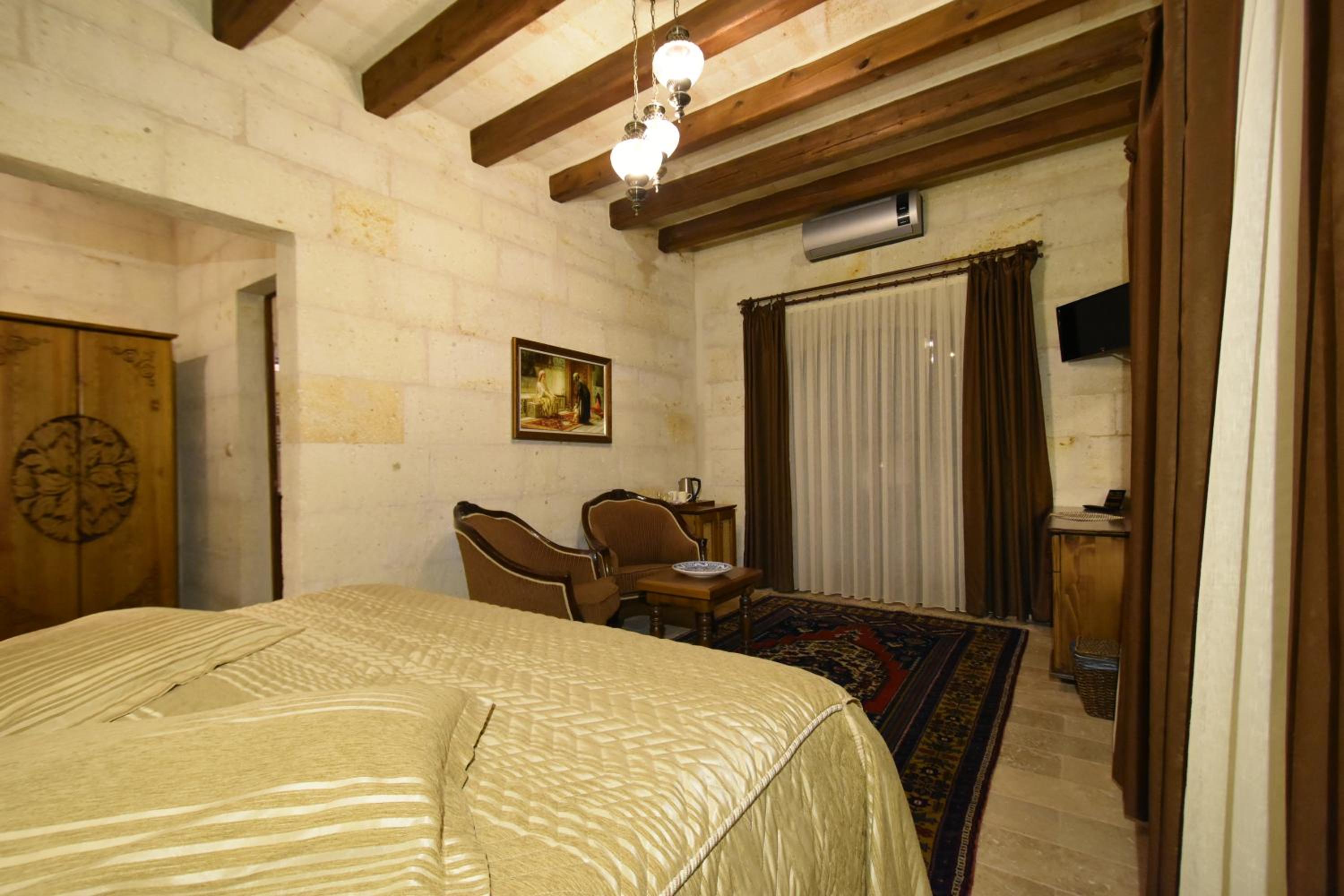 Harman Cave Hotel - Image 73