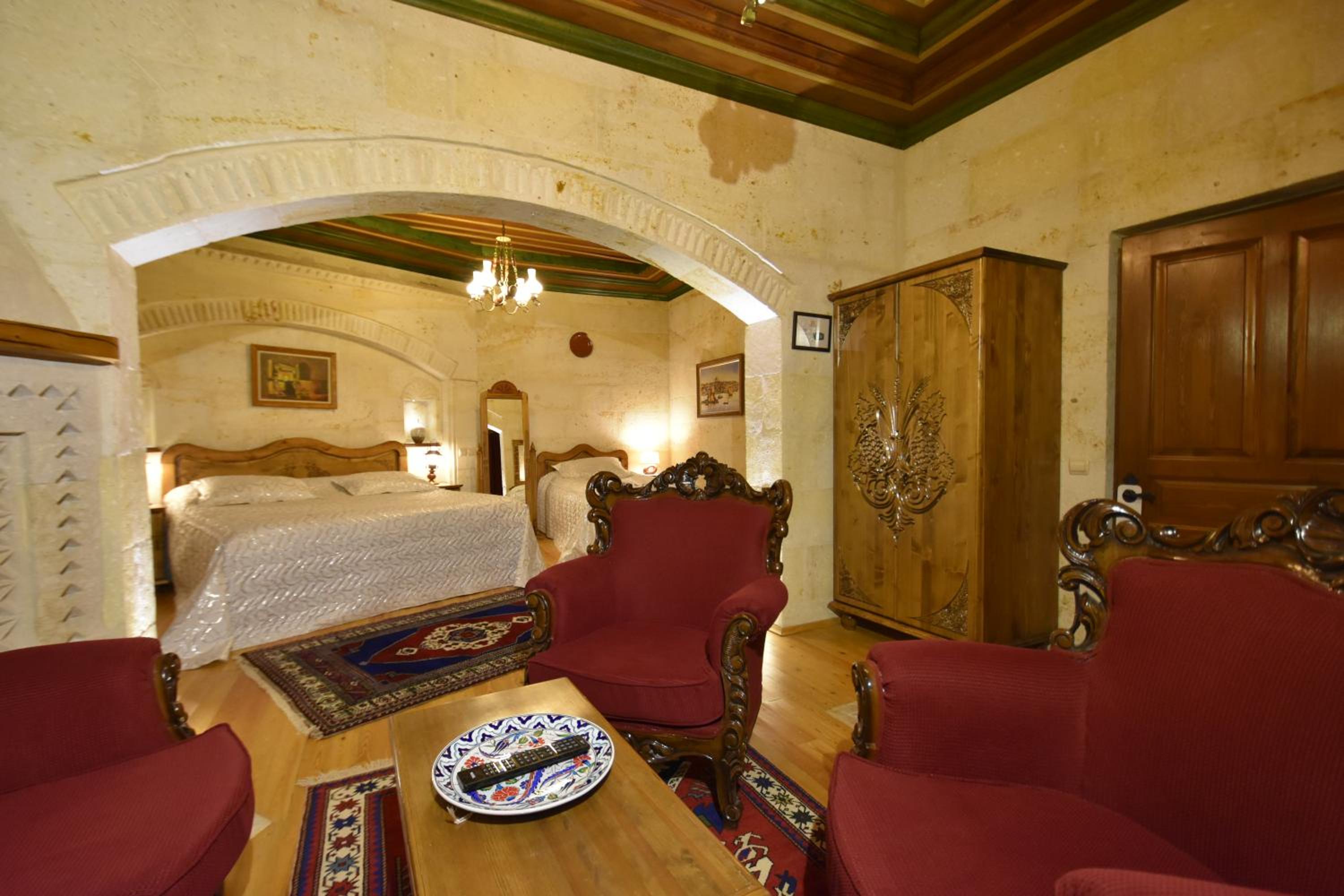 Harman Cave Hotel - Image 24