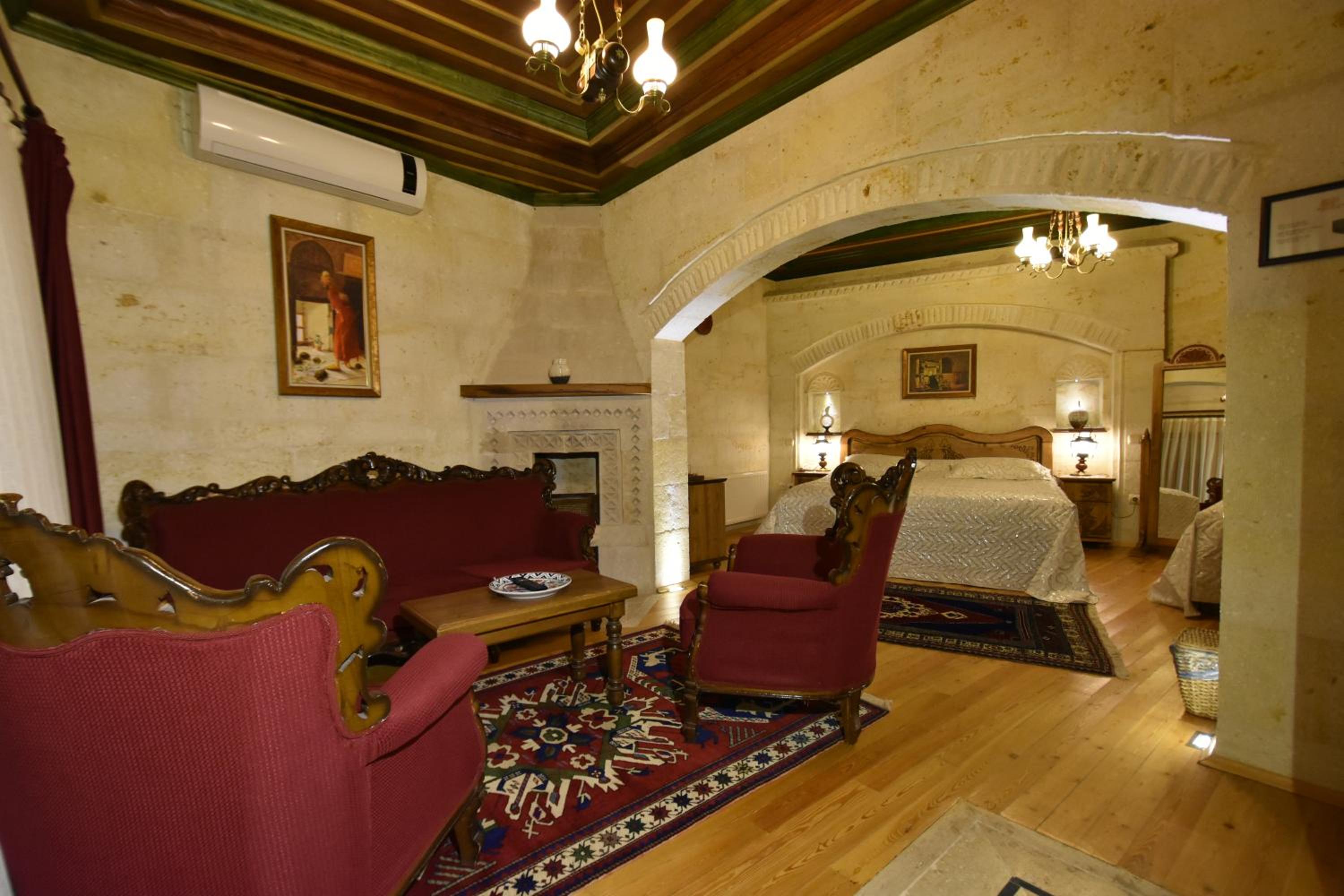 Harman Cave Hotel - Image 128