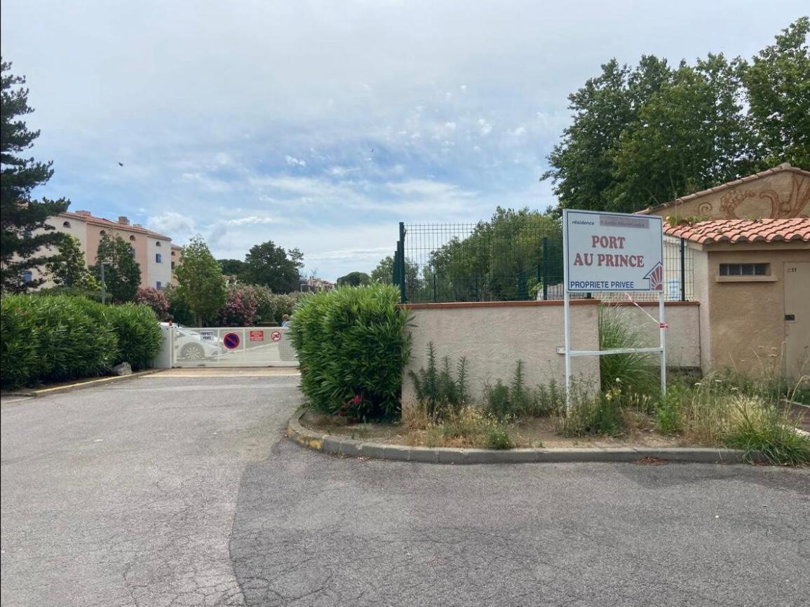 Hispaniola, avec vue sur la marina et parking privé