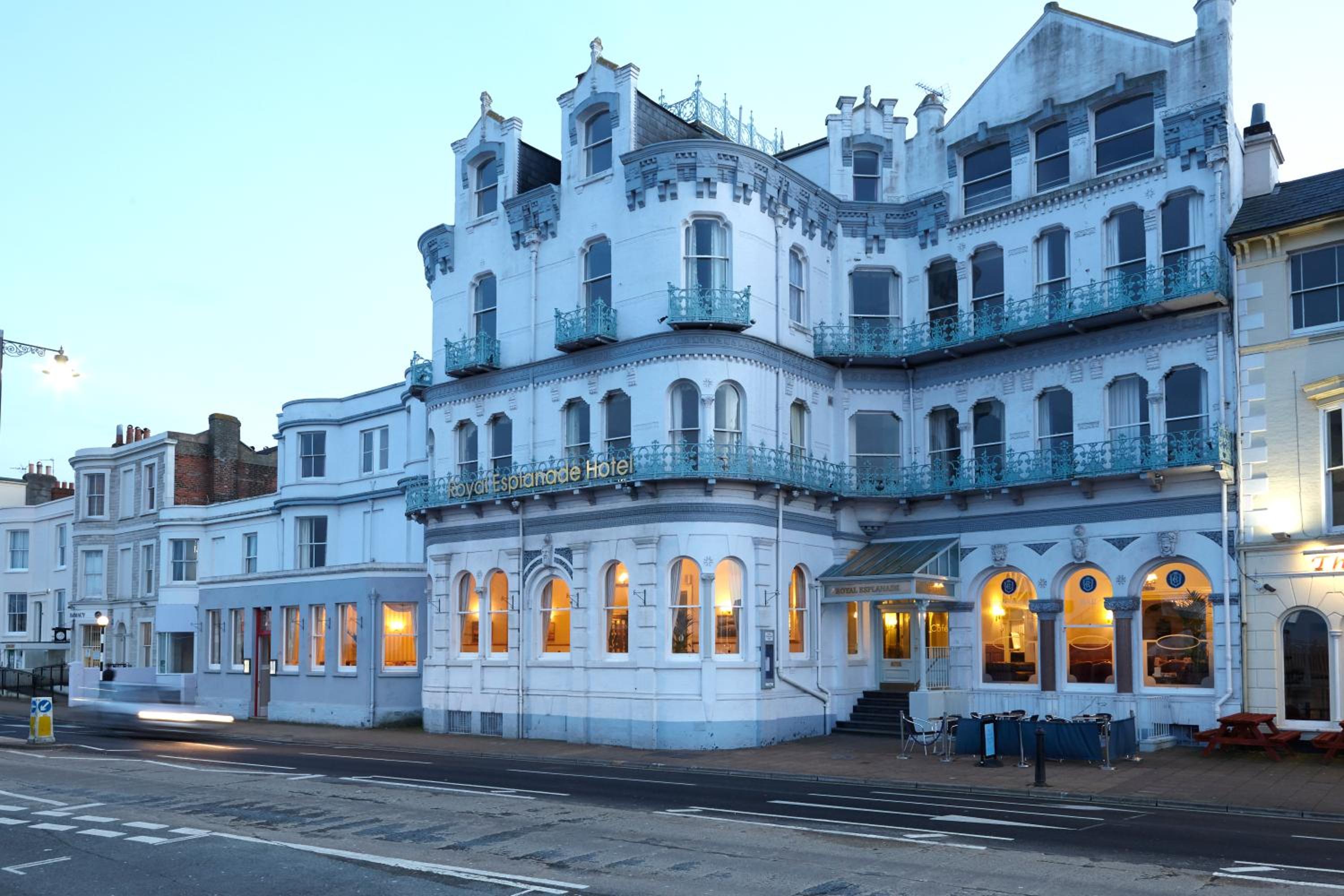 Ryde Vacations - Royal Esplanade Hotel - Property Image 1