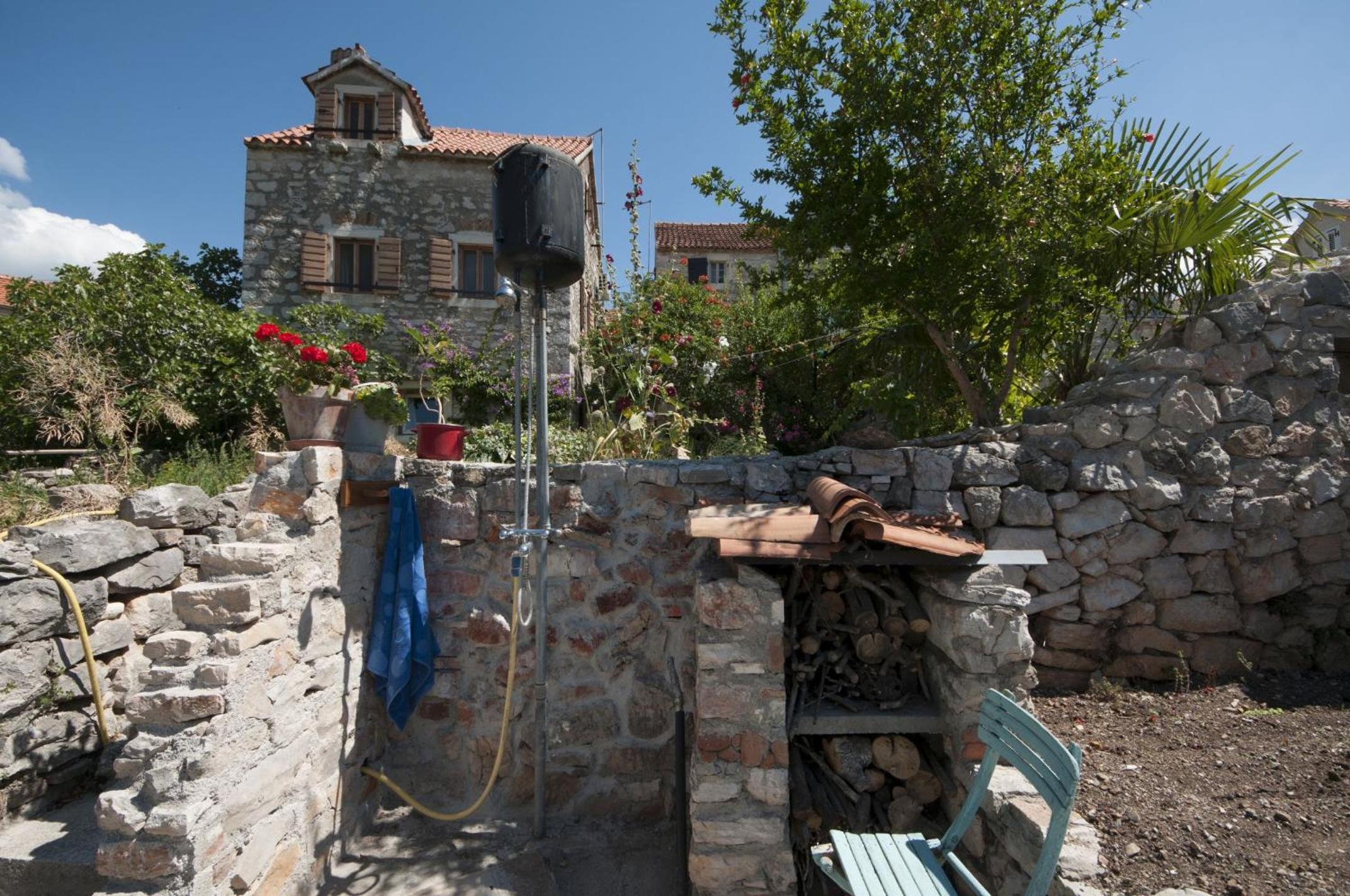 Photo 43