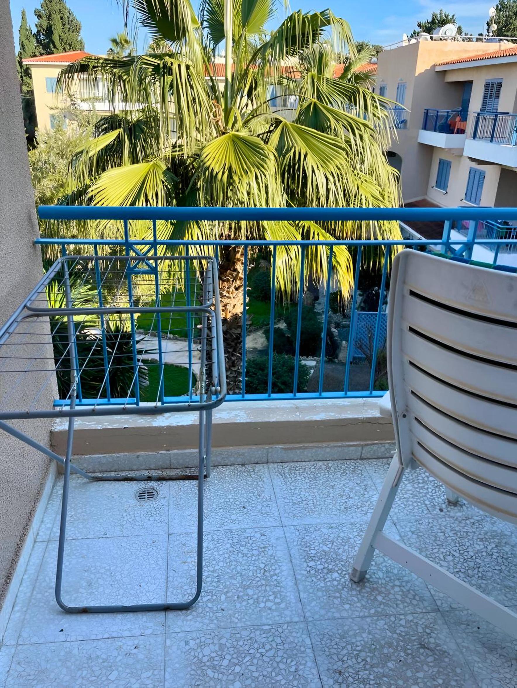 Paradise Gardens Cozy Oasis with AC, WIFI, and pool