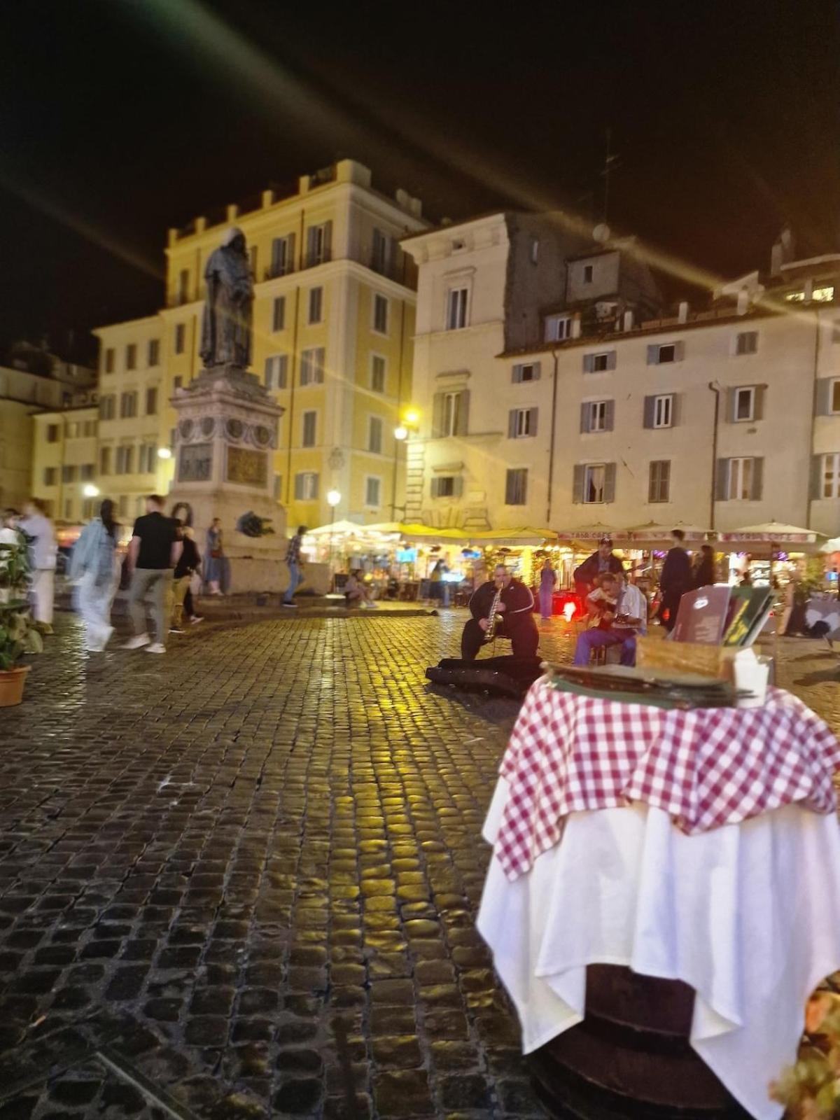 Rome Nest at Campo De Fiori and Navona Square