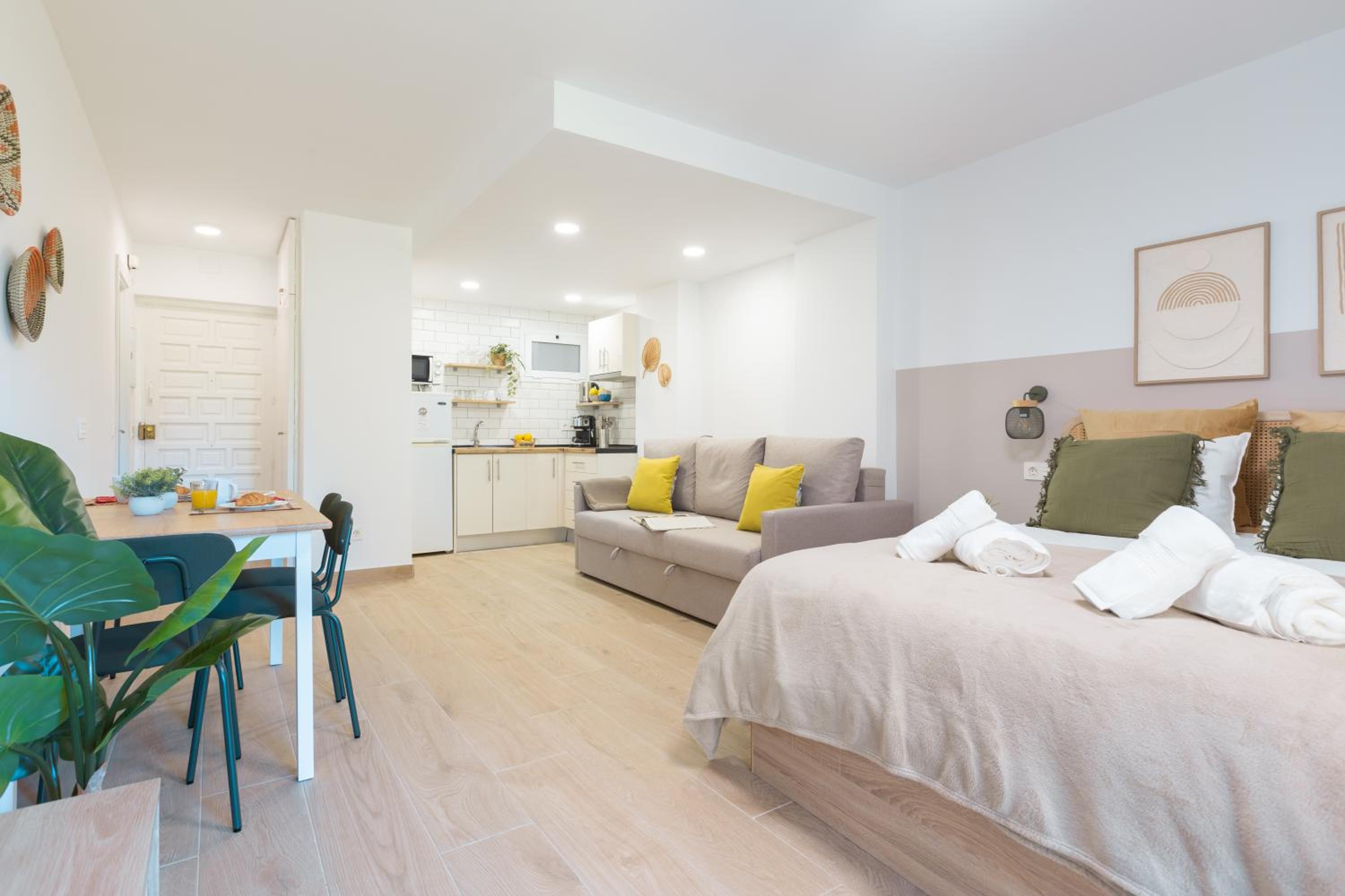 OceanBlue Suite Studio - Piscina