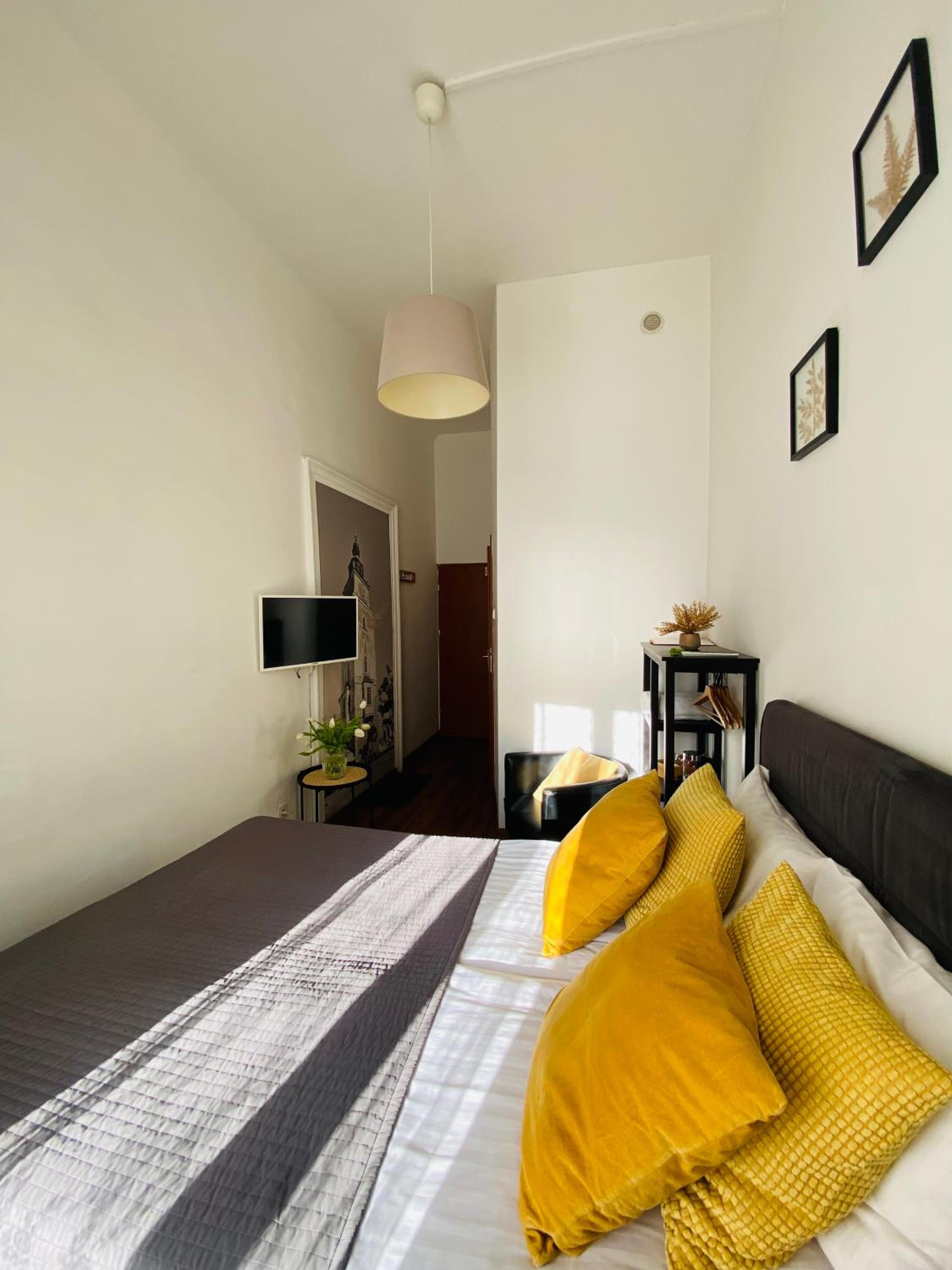 Krakow Apartments & Rooms