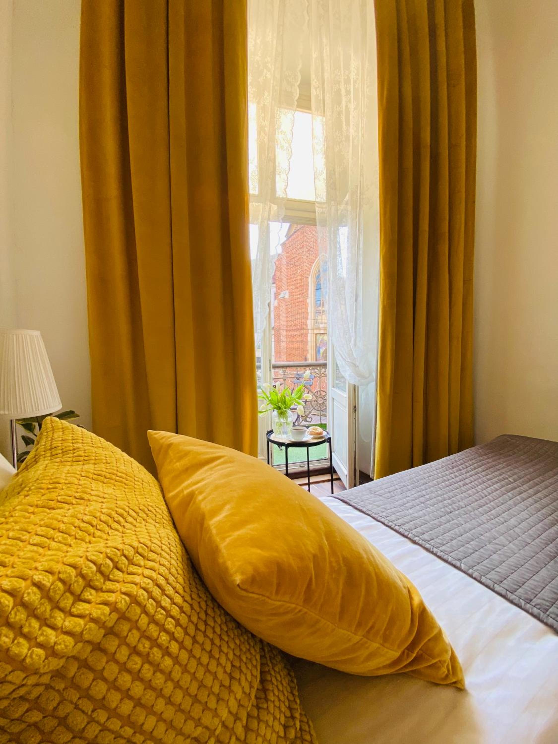 Krakow Apartments & Rooms