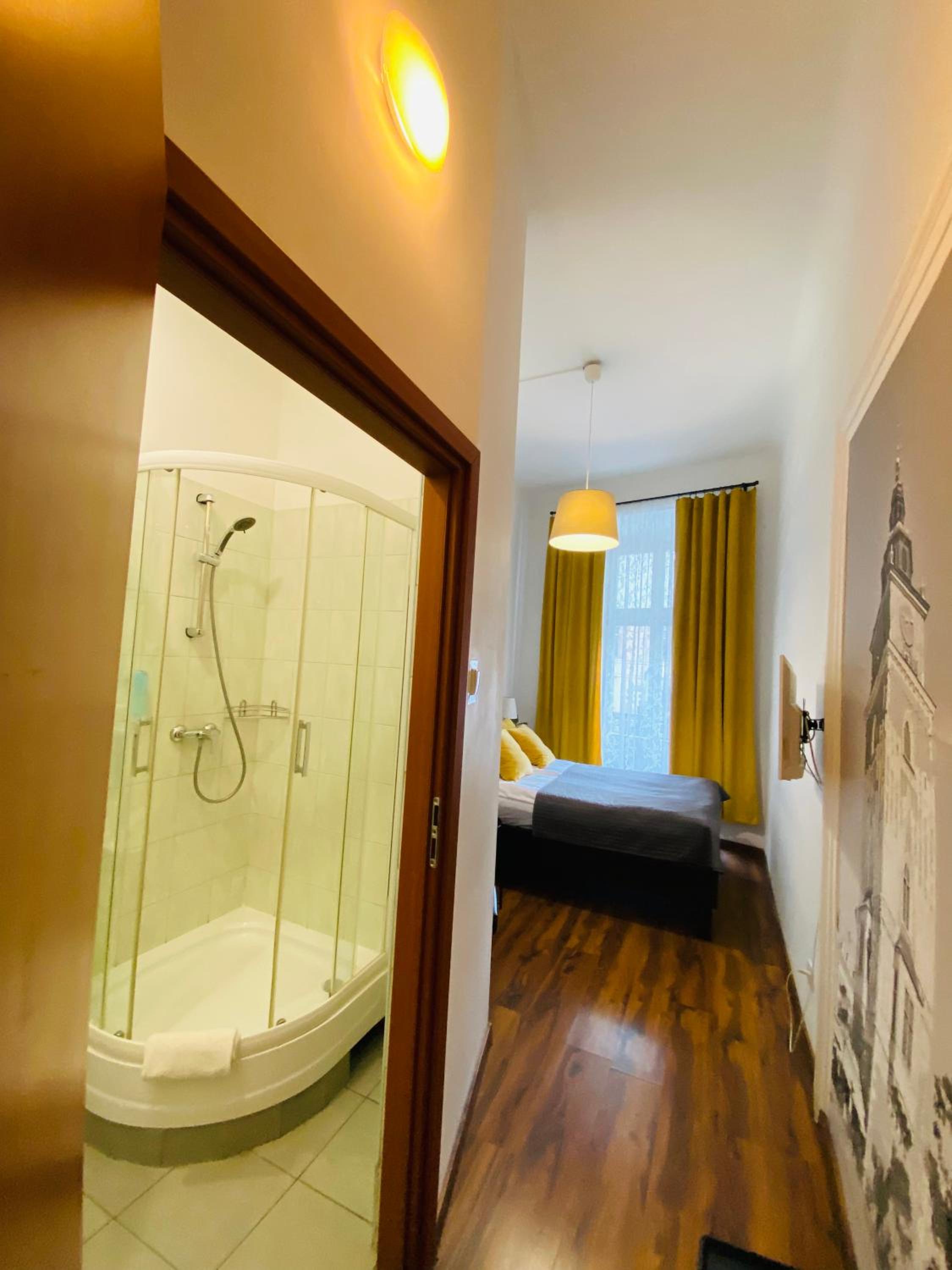 Krakow Apartments & Rooms