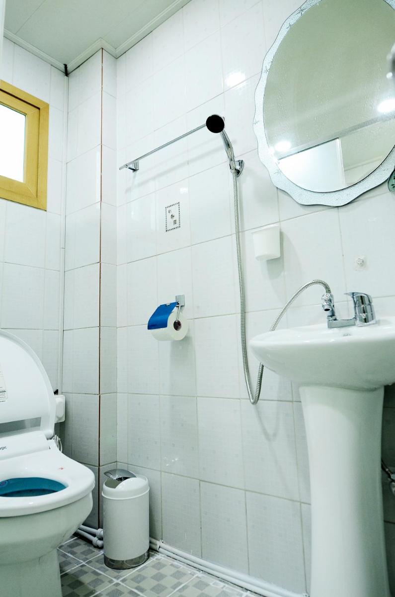Ganderak Guesthouse