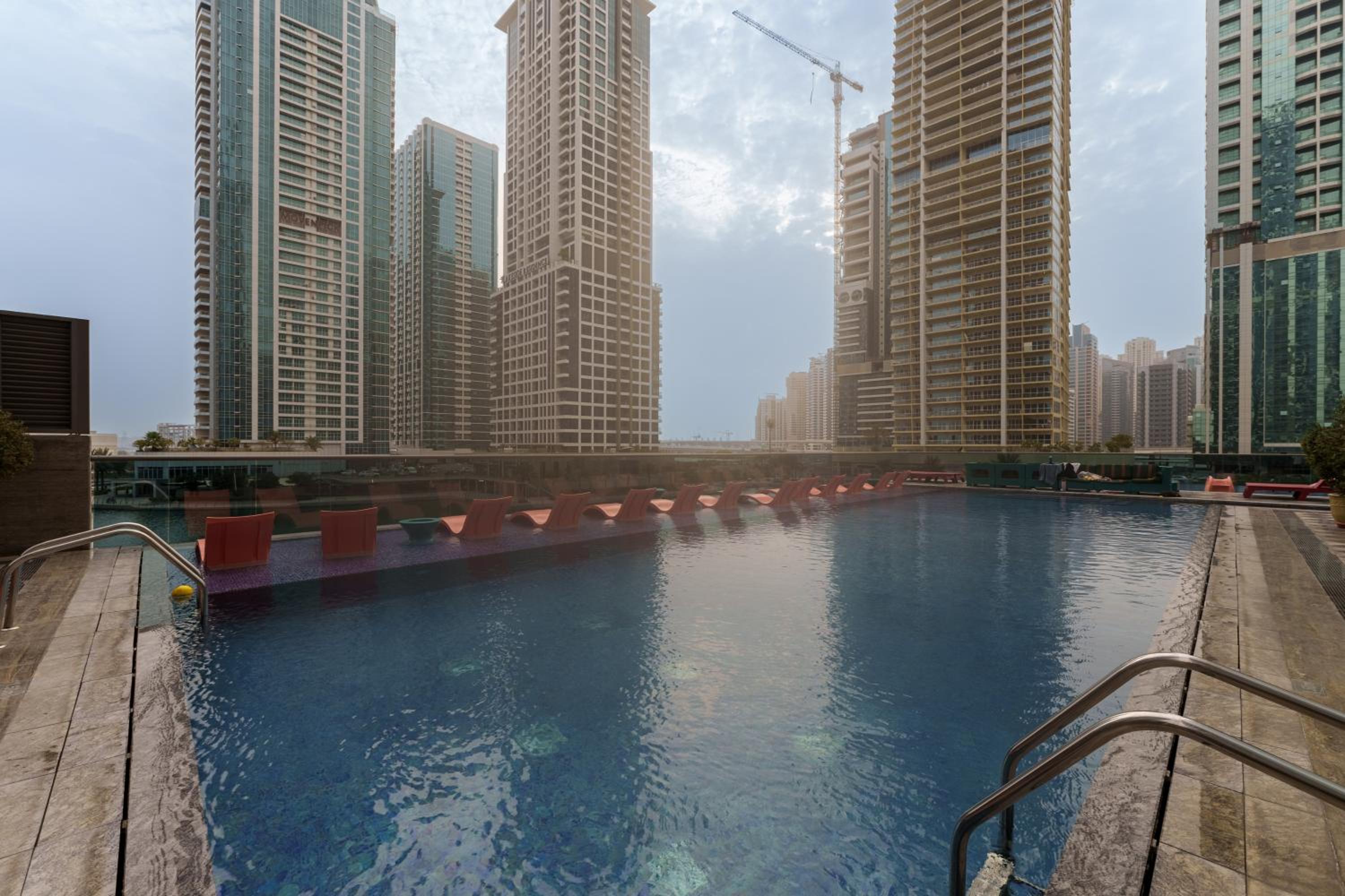 Maison Privee - Modern Living with Premium Amenities close to Marina