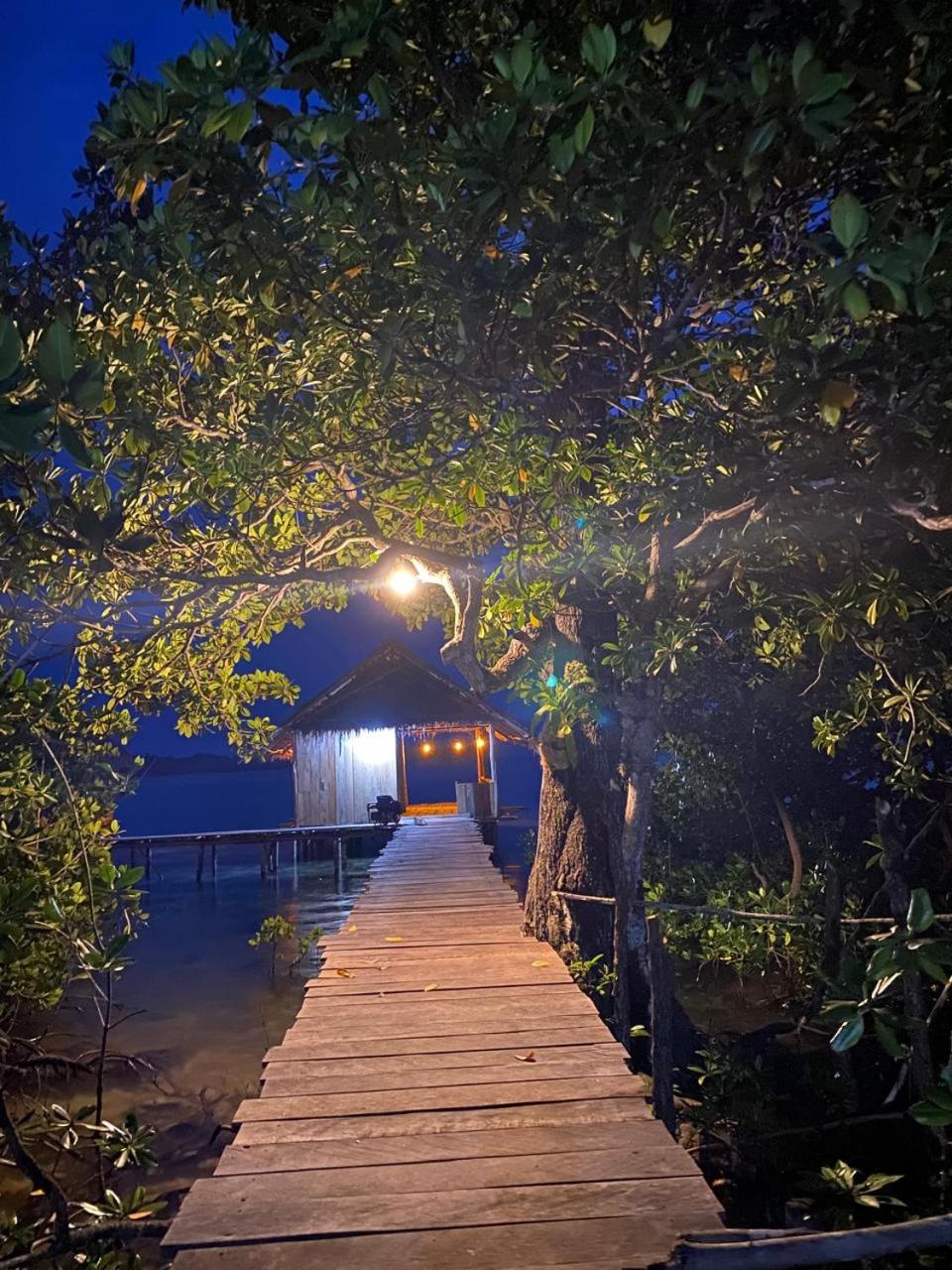 Senjahomestayrajaampat