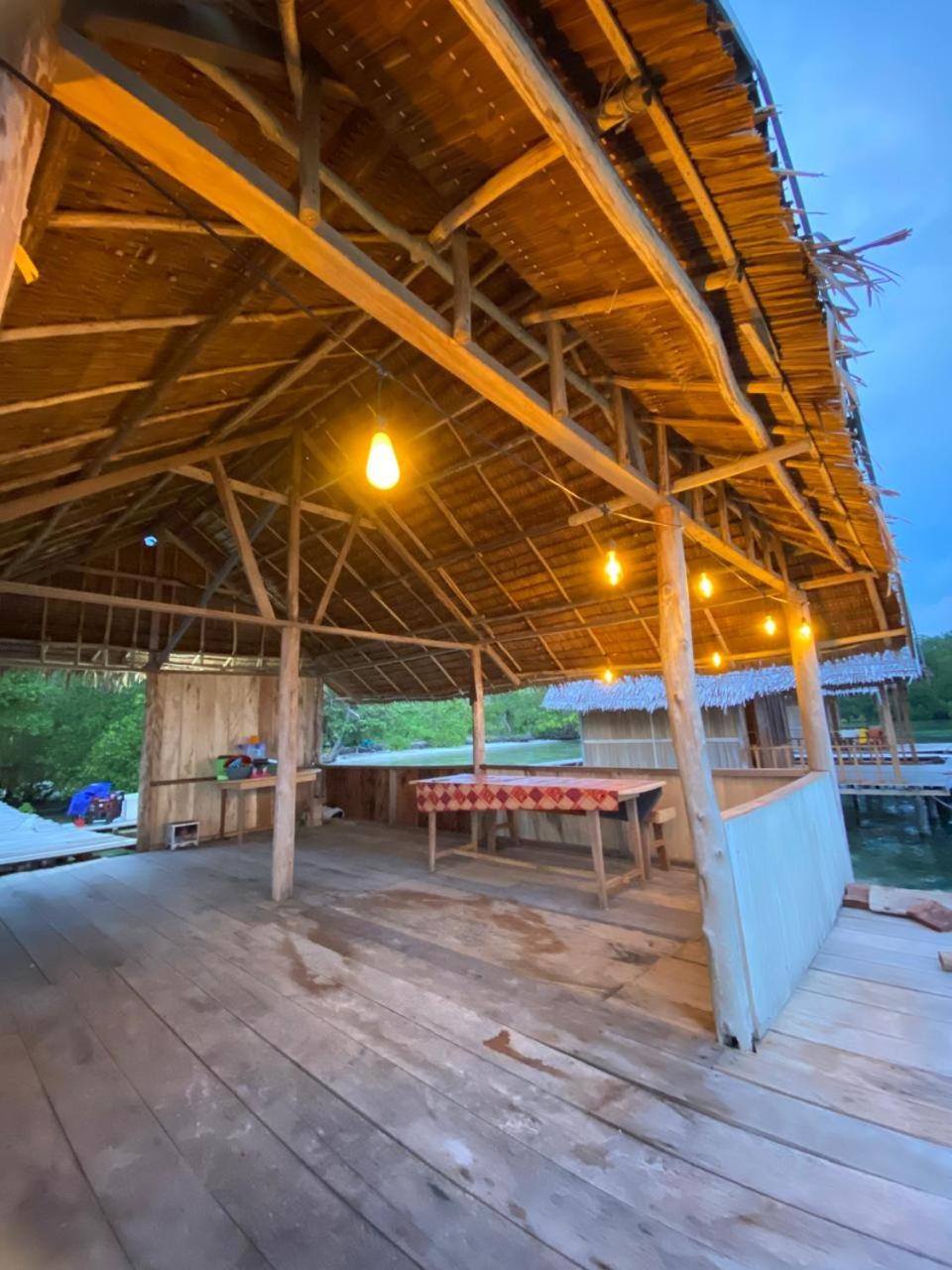 Senjahomestayrajaampat