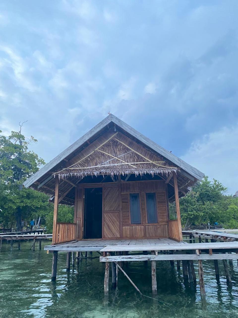 Senjahomestayrajaampat