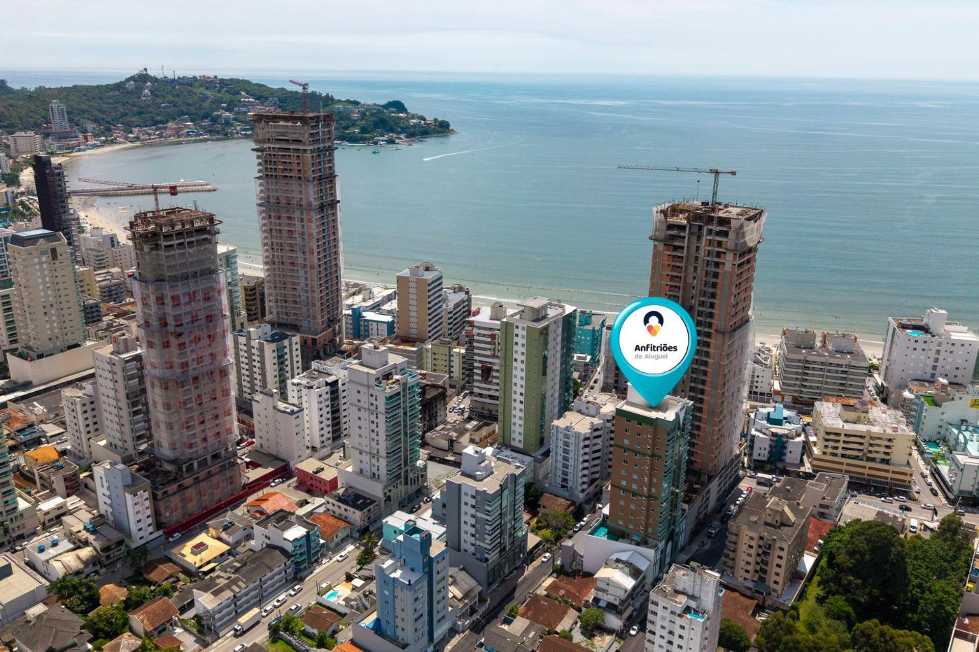 Com garagem e vista mar em Itapema SP8184