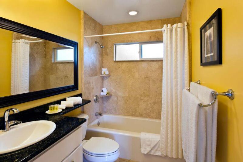Monterey Peninsula Inn