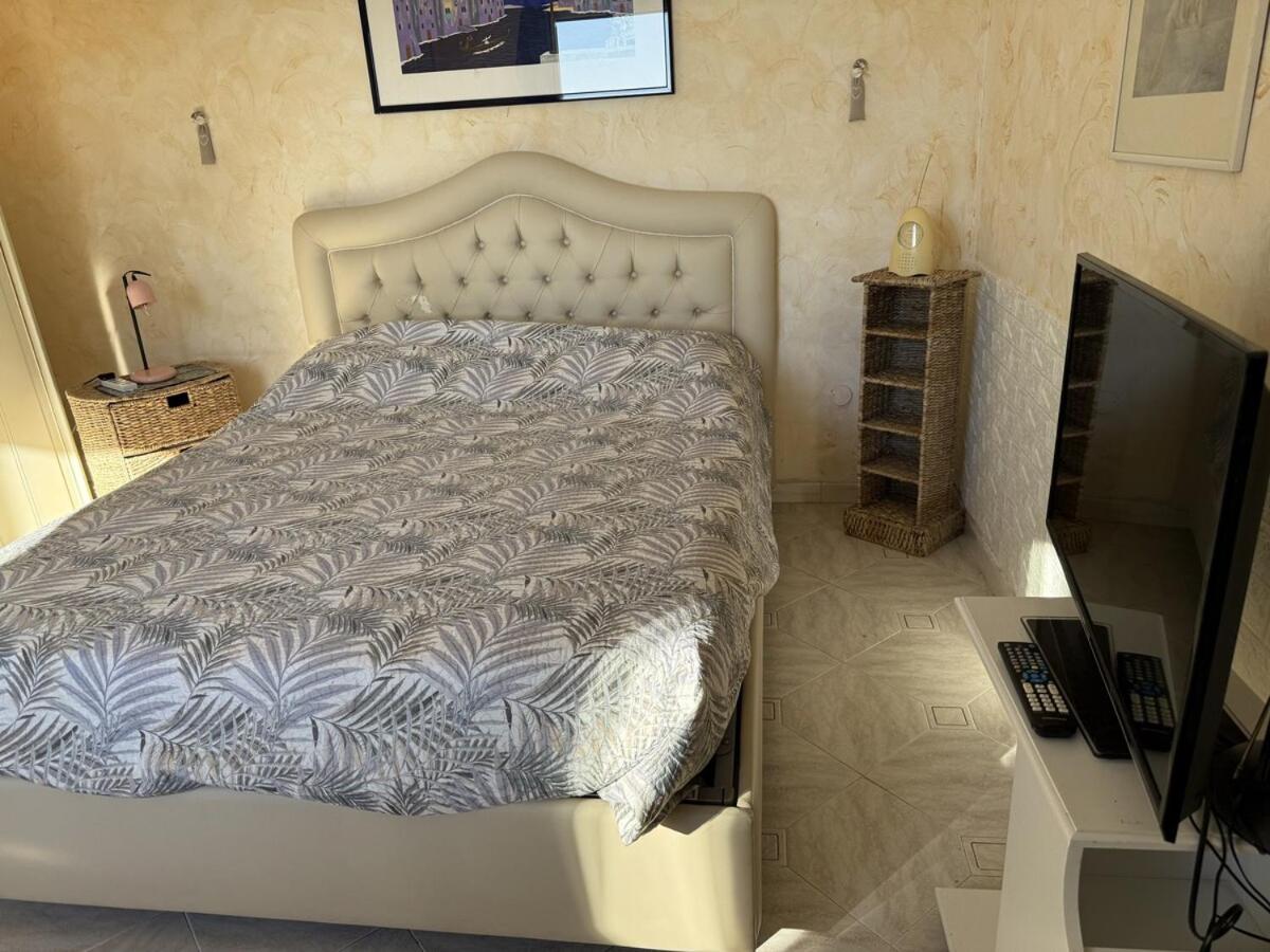 HOST4U - Vista Meravigliosa su Imperia - The Piano Apartment